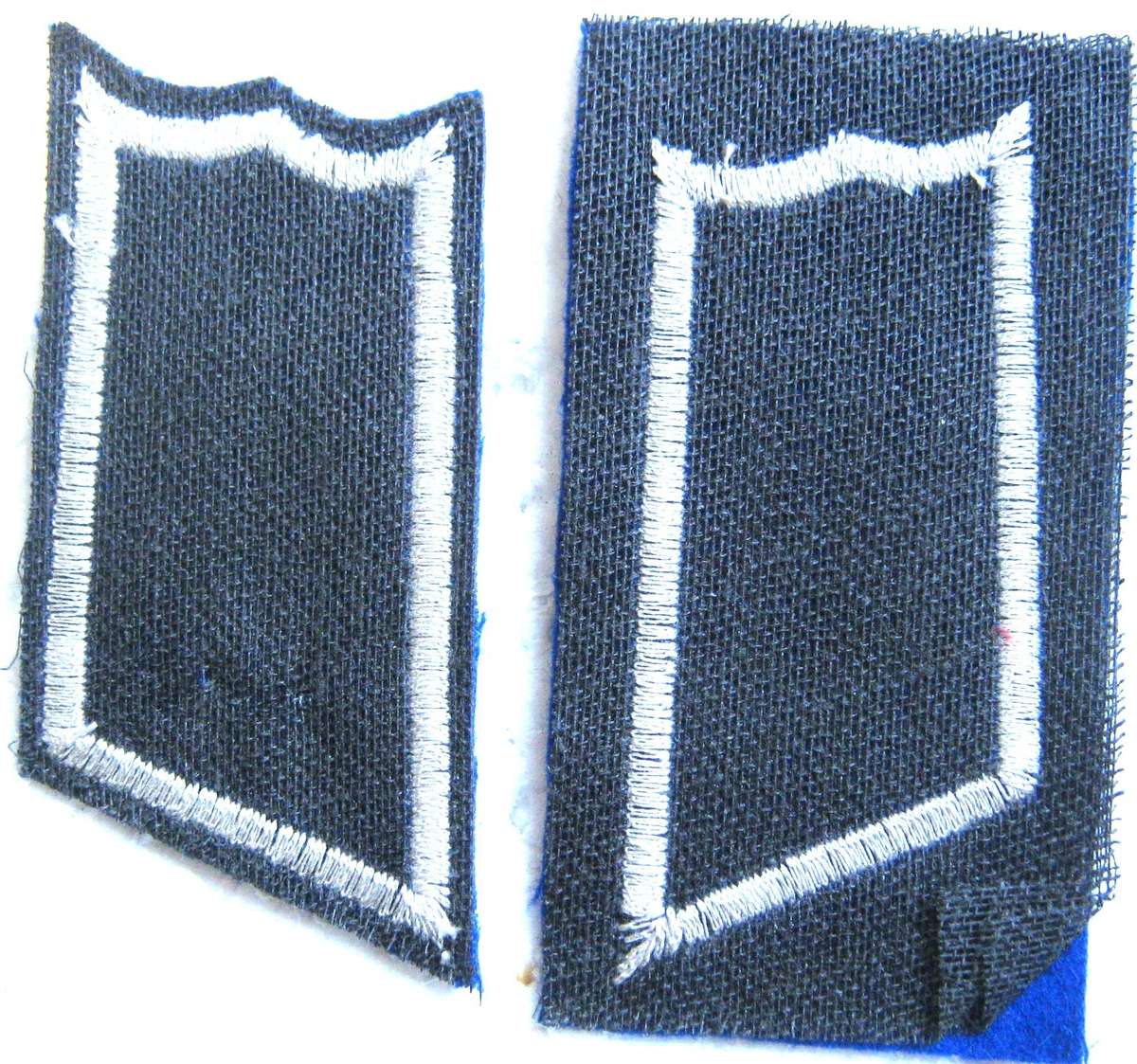 WW2 FINLAND ORIGINAL  PAIR OF CAR DRIVER  COLLAR PATCHES IN UNUSED CONDITION