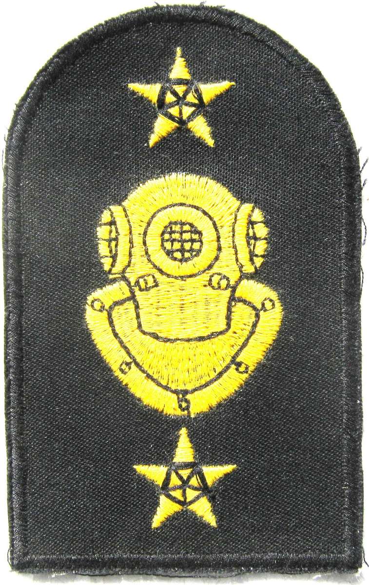 OLD S.A. NAVY DIVER, PART 2, WINTER DRESS CLOTH SHOULDER BADGE IN UNUSED CONDITION