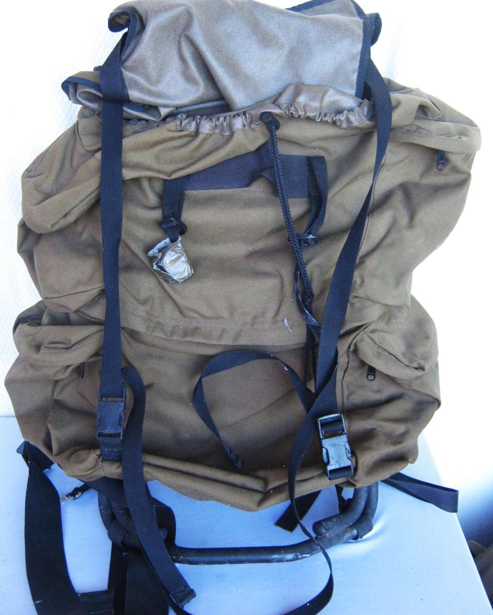 SADF 83 PATTERN RUCKSACK WITH H FRAME, ALL ZIPS AND STRAPS IN TACT  IN VERY GOOD CONDITION