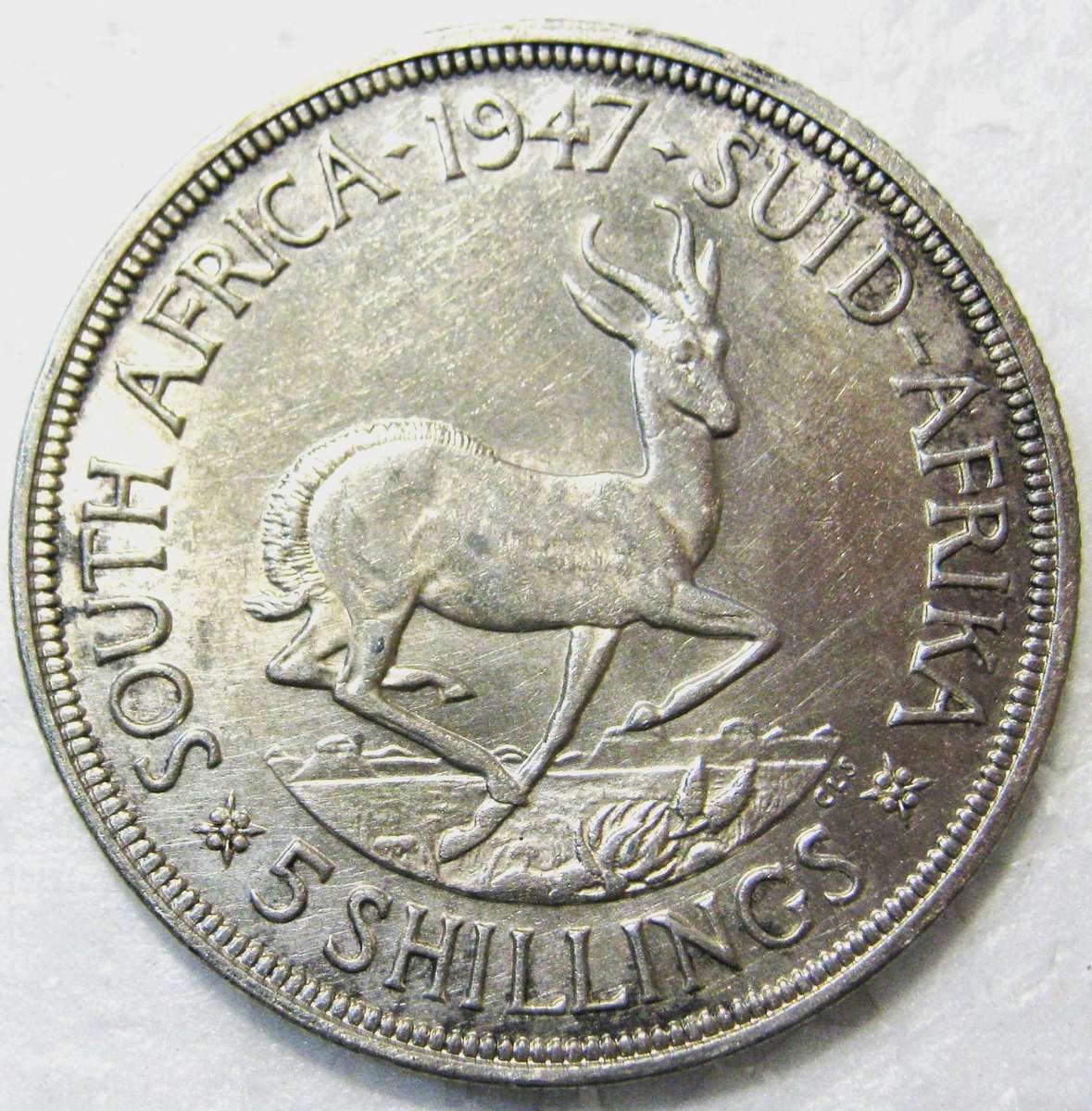 1947 FIVE SHILLINGS (CROWN) 80% SILVER 28.28 GRAMS IN GOOD CIRCULATED CONDITION