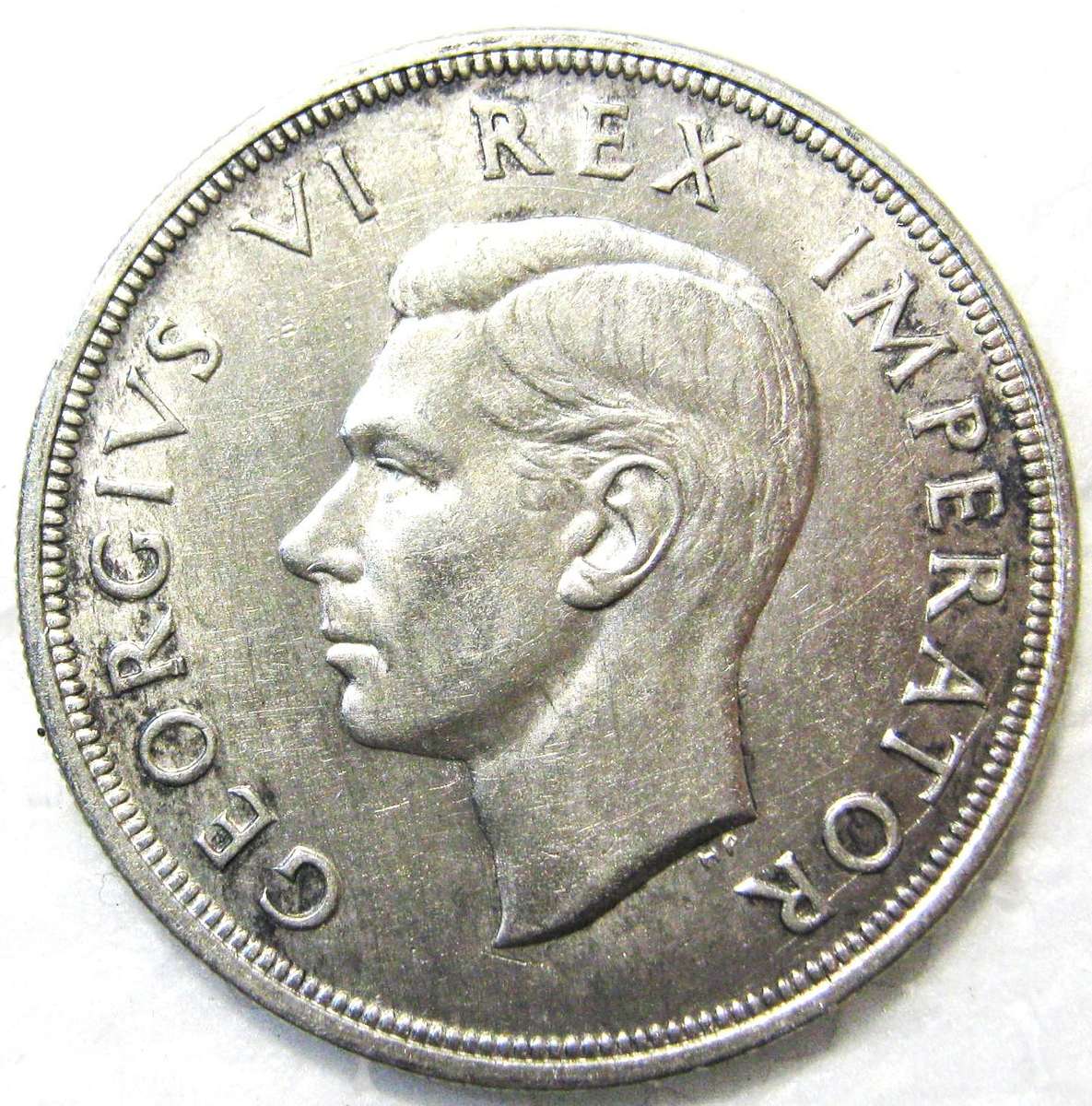 1947 FIVE SHILLINGS (CROWN) 80% SILVER 28.28 GRAMS IN GOOD CIRCULATED CONDITION