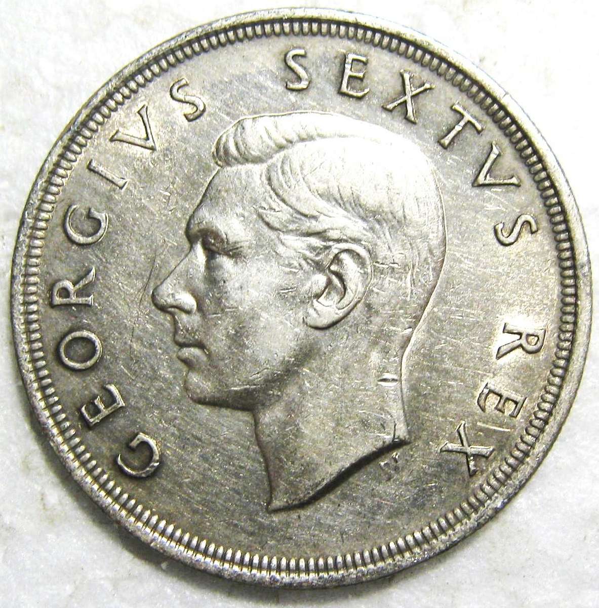 1949 FIVE SHILLINGS (CROWN) 80% SILVER 28.28 GRAMS IN GOOD CIRCULATED CONDITION