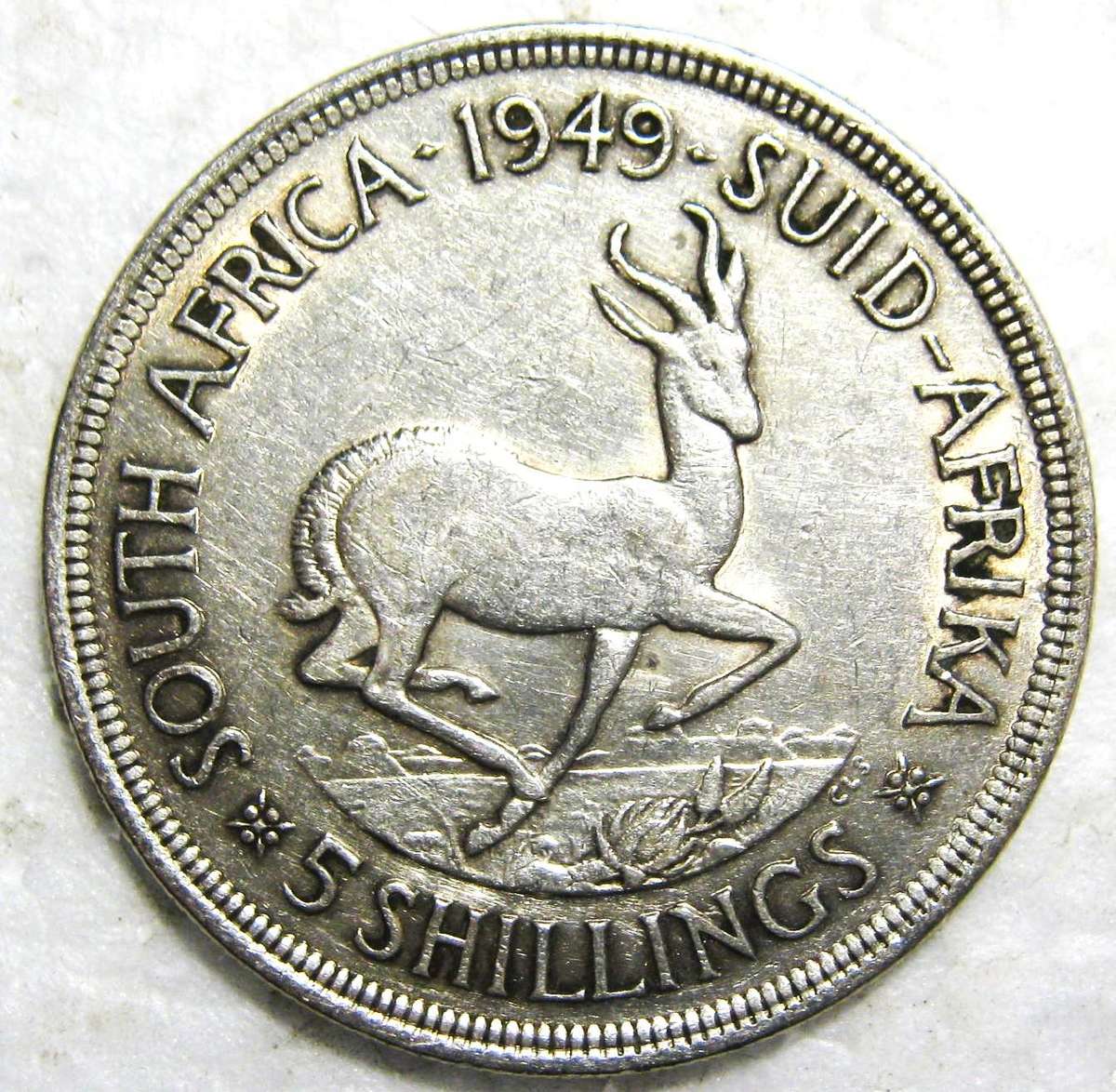 1949 FIVE SHILLINGS (CROWN) 80% SILVER 28.28 GRAMS IN GOOD CIRCULATED CONDITION