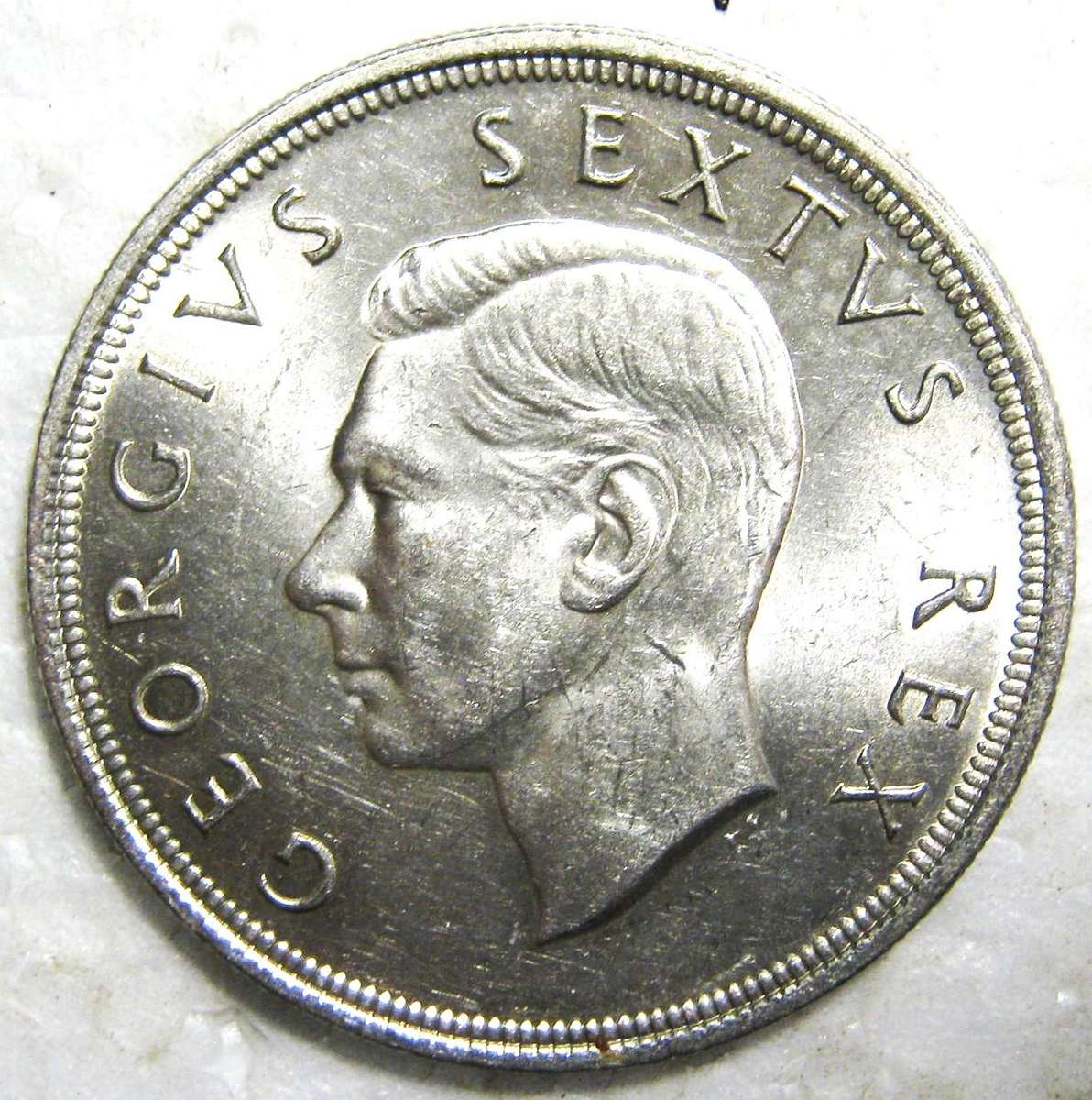 1949 FIVE SHILLINGS (CROWN) 80% SILVER 28.28 GRAMS IN GOOD CIRCULATED CONDITION
