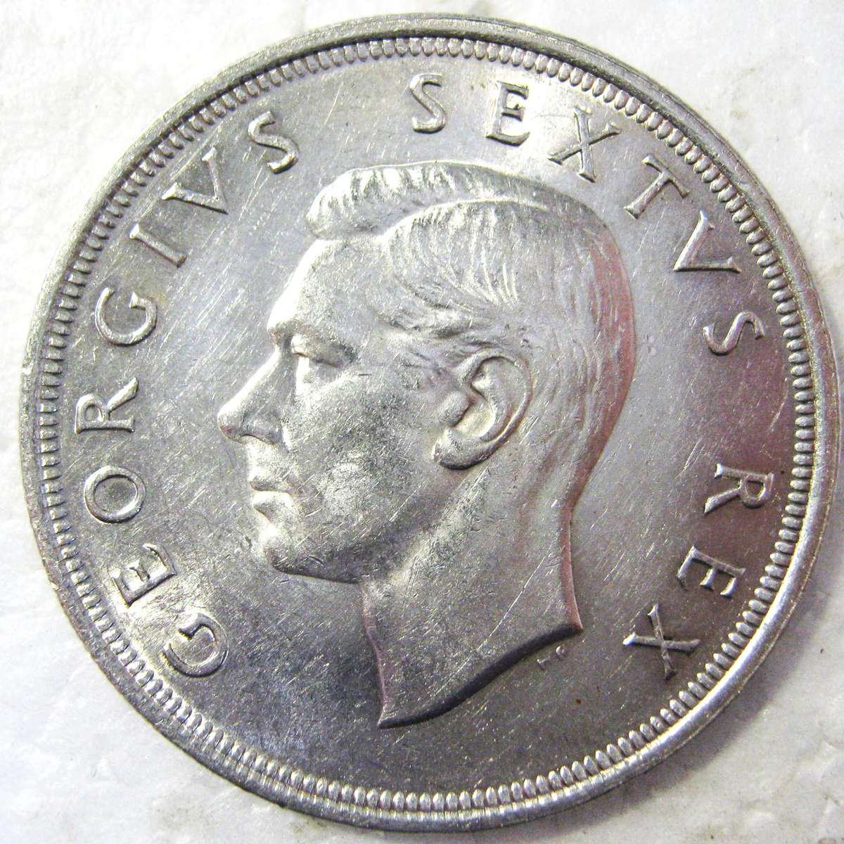 1949 FIVE SHILLINGS (CROWN) 80% SILVER 28.28 GRAMS IN GOOD CIRCULATED CONDITION