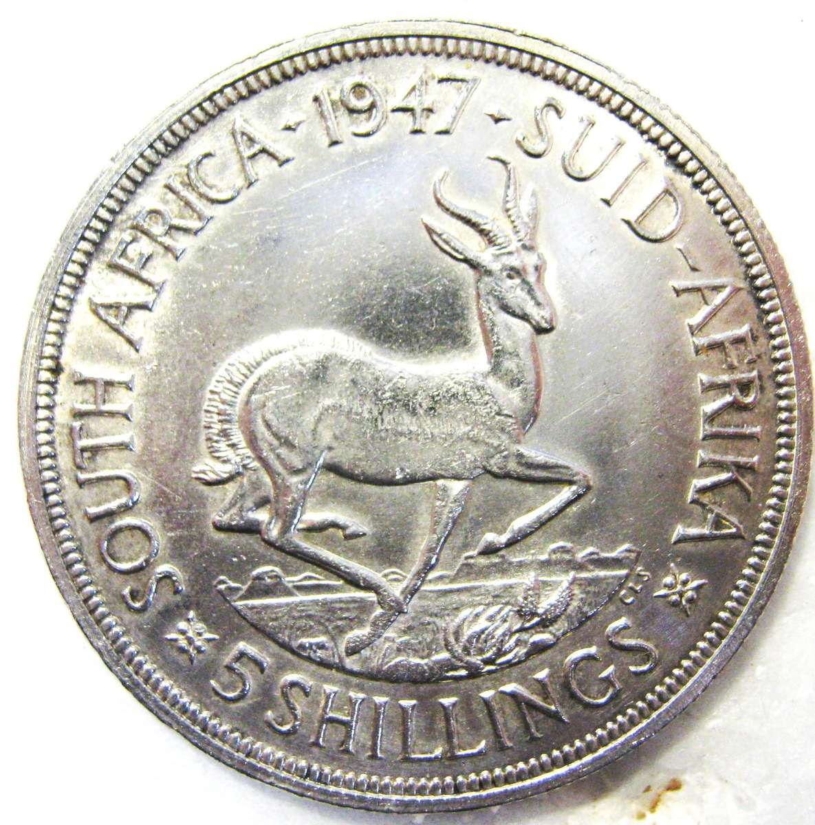 1947 FIVE SHILLINGS (CROWN) 80% SILVER 28.28 GRAMS IN GOOD CIRCULATED CONDITION