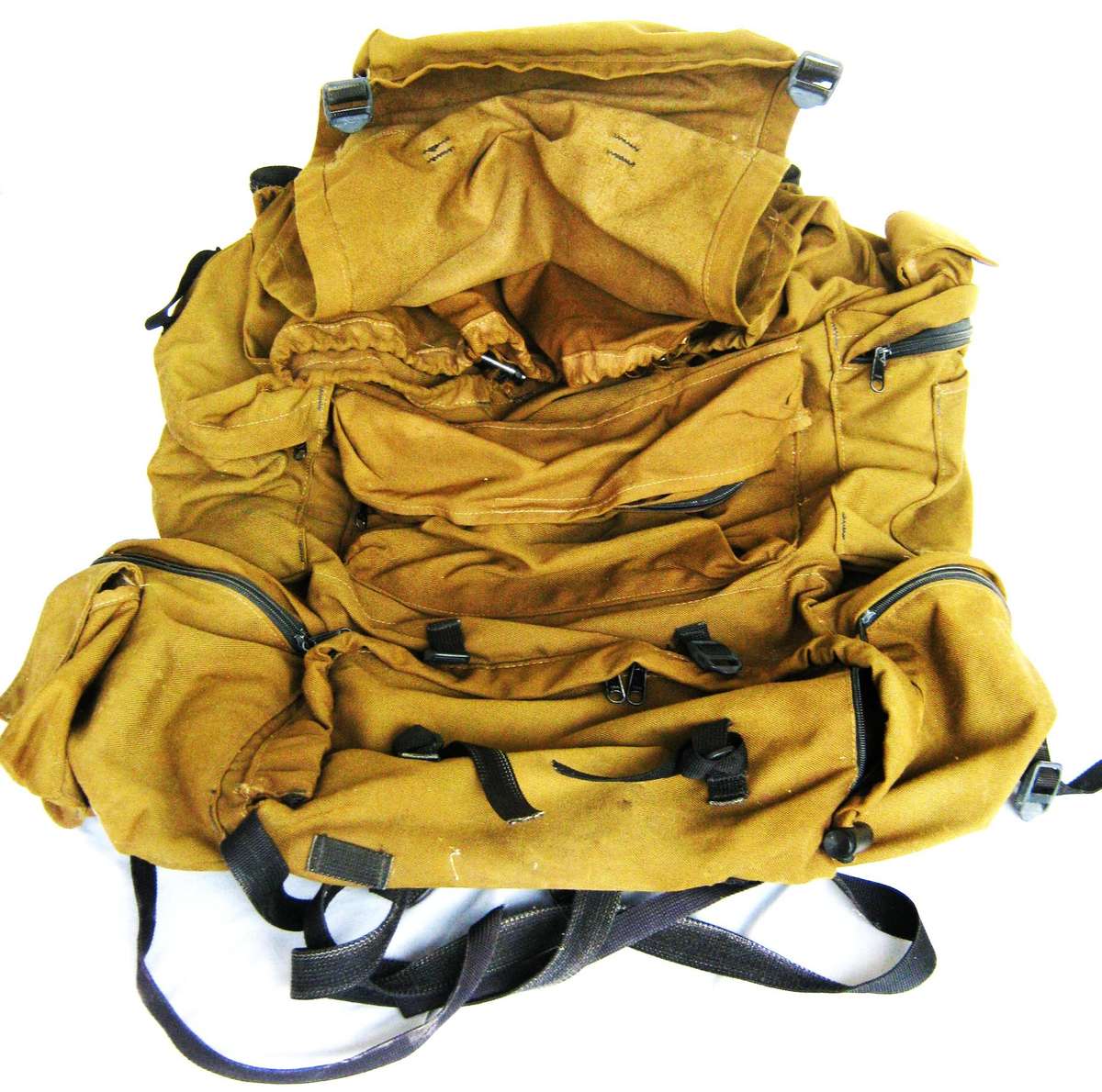SADF 83 PATTERN RUCKSACK NO H FRAME OTHERWISE ALL ZIPS AND STRAPS IN TACT  IN VERY GOOD CONDITION