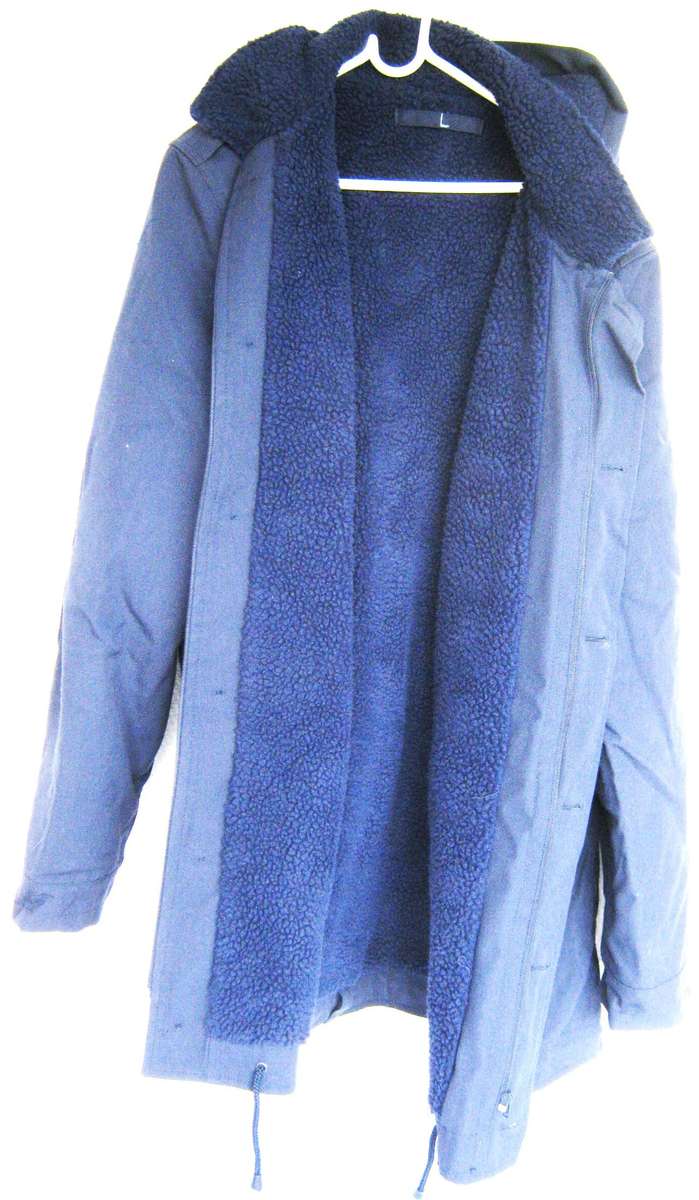 SA NAVY COLD WEATHER JACKET SIZE LARGE IN UNUSED CONDITION. SEE DIMENTIONS BELOW