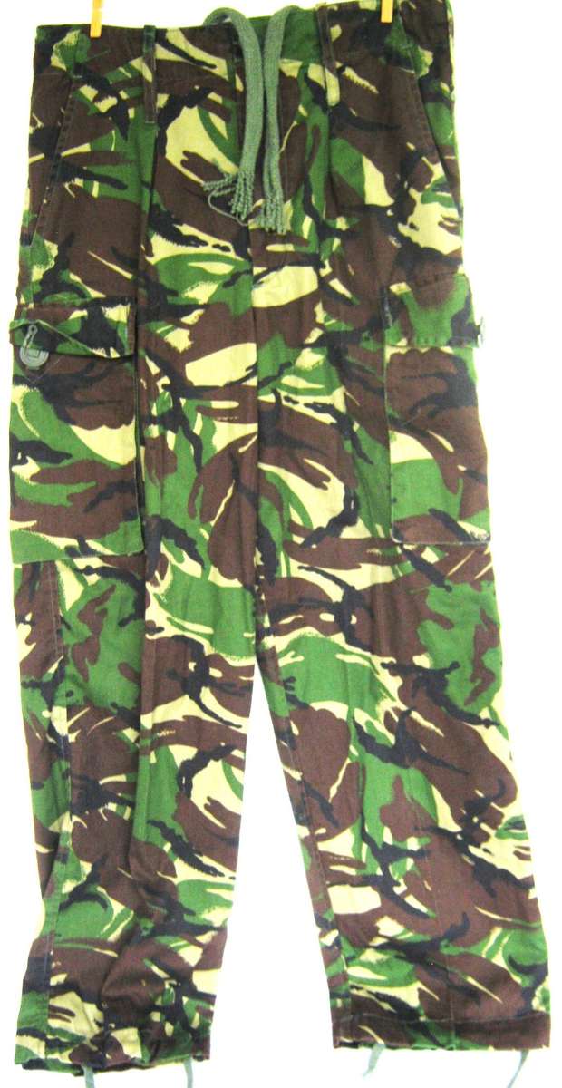 GENUINE WOODLANDS DPM COMBAT PANTS SIZE 31 IN GOOD CONDITION. SEE DIMENSIONS BELOW