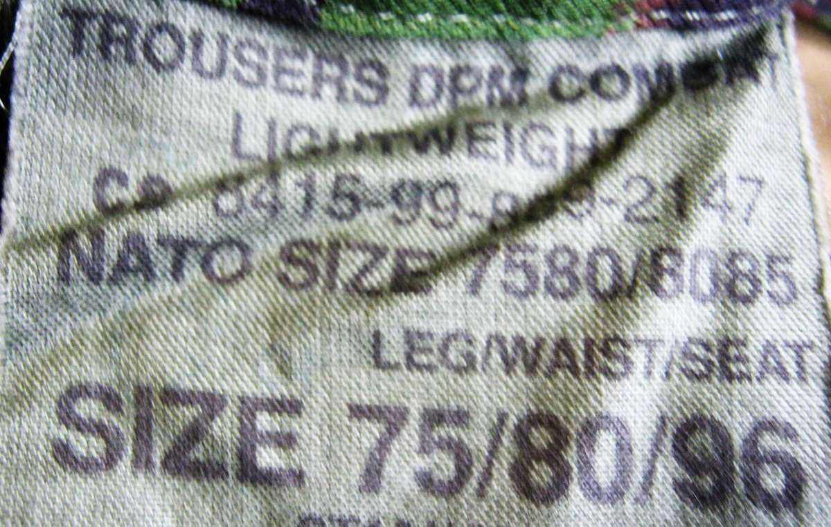 GENUINE WOODLANDS DPM COMBAT PANTS SIZE 31 IN GOOD CONDITION. SEE DIMENSIONS BELOW