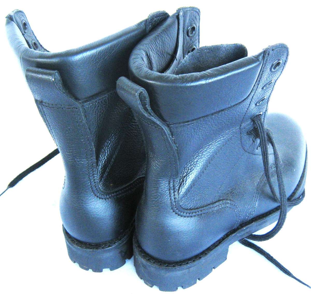 S.A. NAVY BLACK COMBAT BOOTS SIZE 4 IN  UNUSED CONDITION