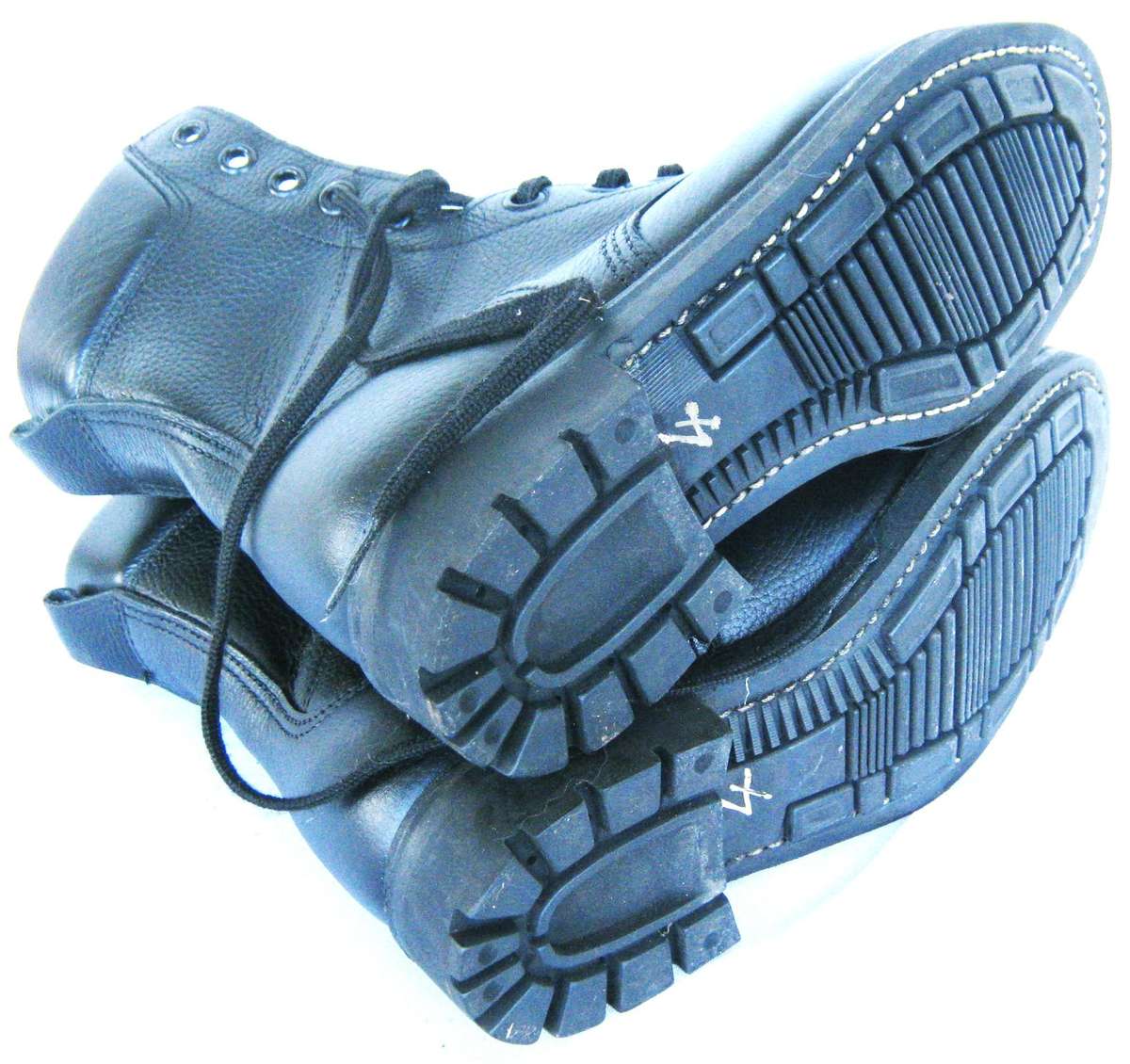 S.A. NAVY BLACK COMBAT BOOTS SIZE 4 IN  UNUSED CONDITION