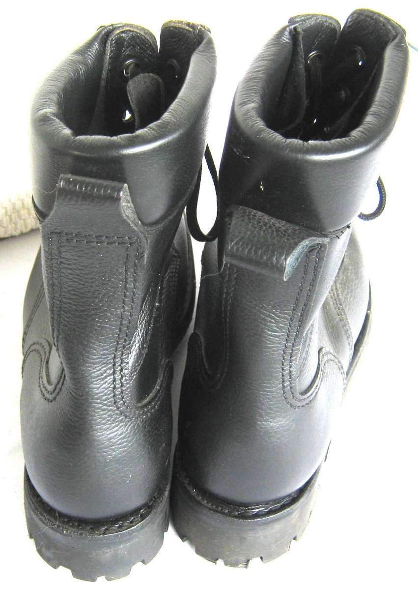 S.A. NAVY BLACK COMBAT BOOTS SIZE 5 IN UNUSED CONDITION