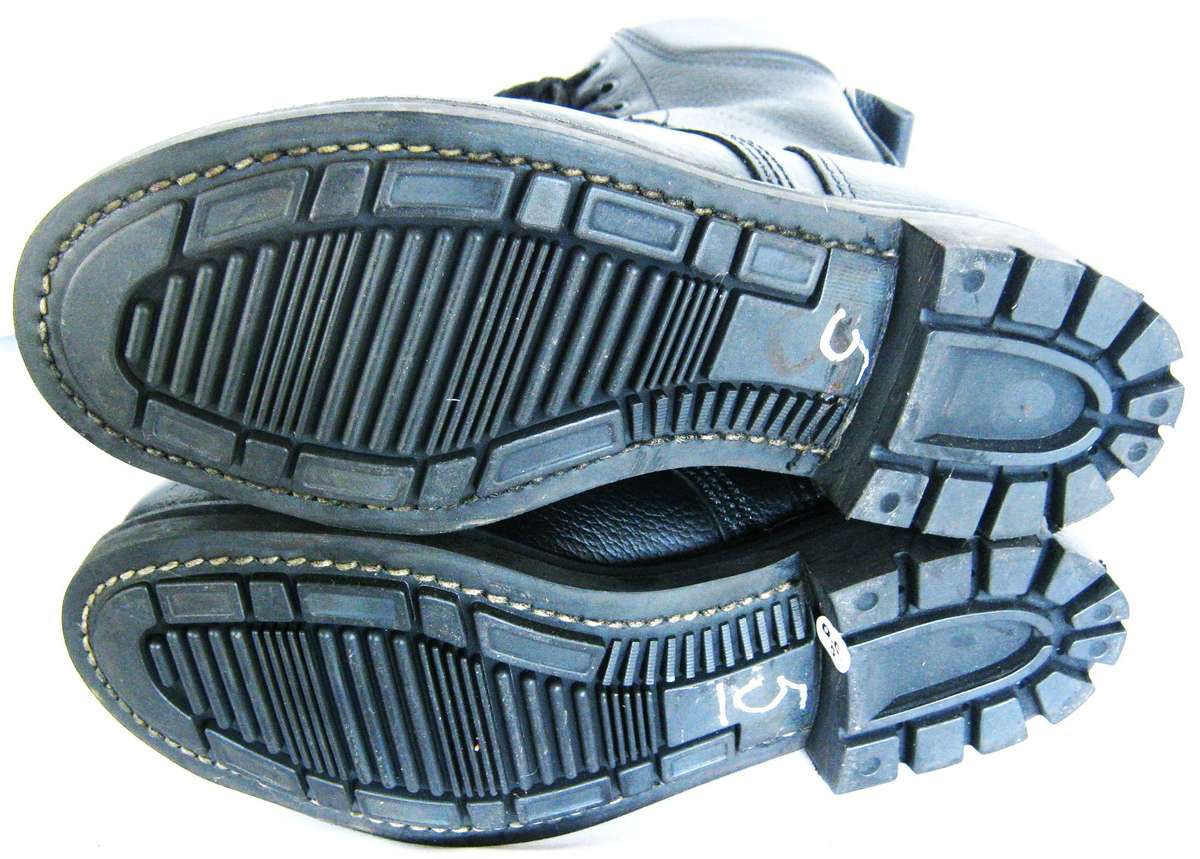 S.A. NAVY BLACK COMBAT BOOTS SIZE 5 IN UNUSED CONDITION