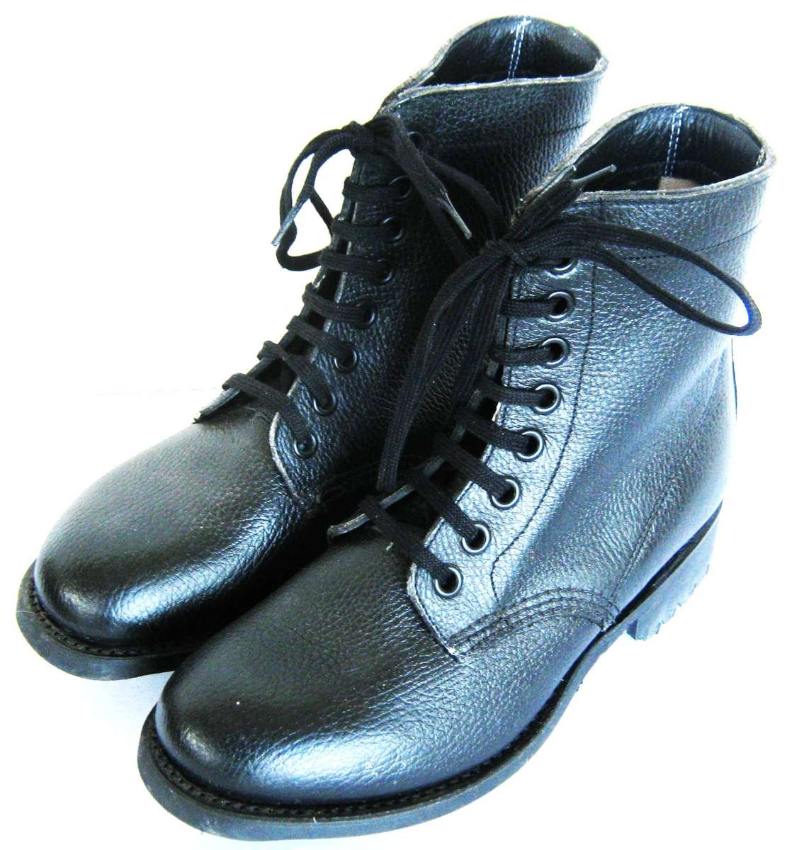 S.A. NAVY OLDER STYLE BLACK COMBAT BOOTS SIZE 6 IN  UNUSED CONDITION