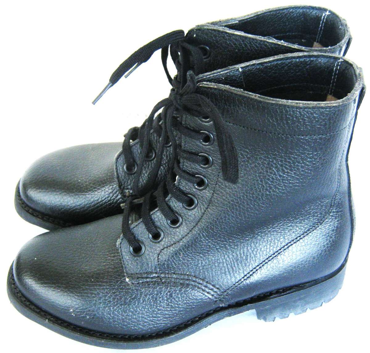 S.A. NAVY OLDER STYLE BLACK COMBAT BOOTS SIZE 6 IN  UNUSED CONDITION