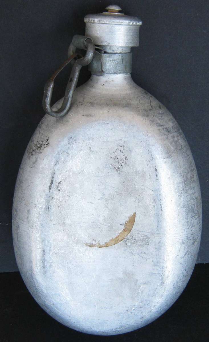 WW1 IMPERIAL GERMAN WATER BOTTLE NO COVER OTHERWISE IN GOOD CONDITION