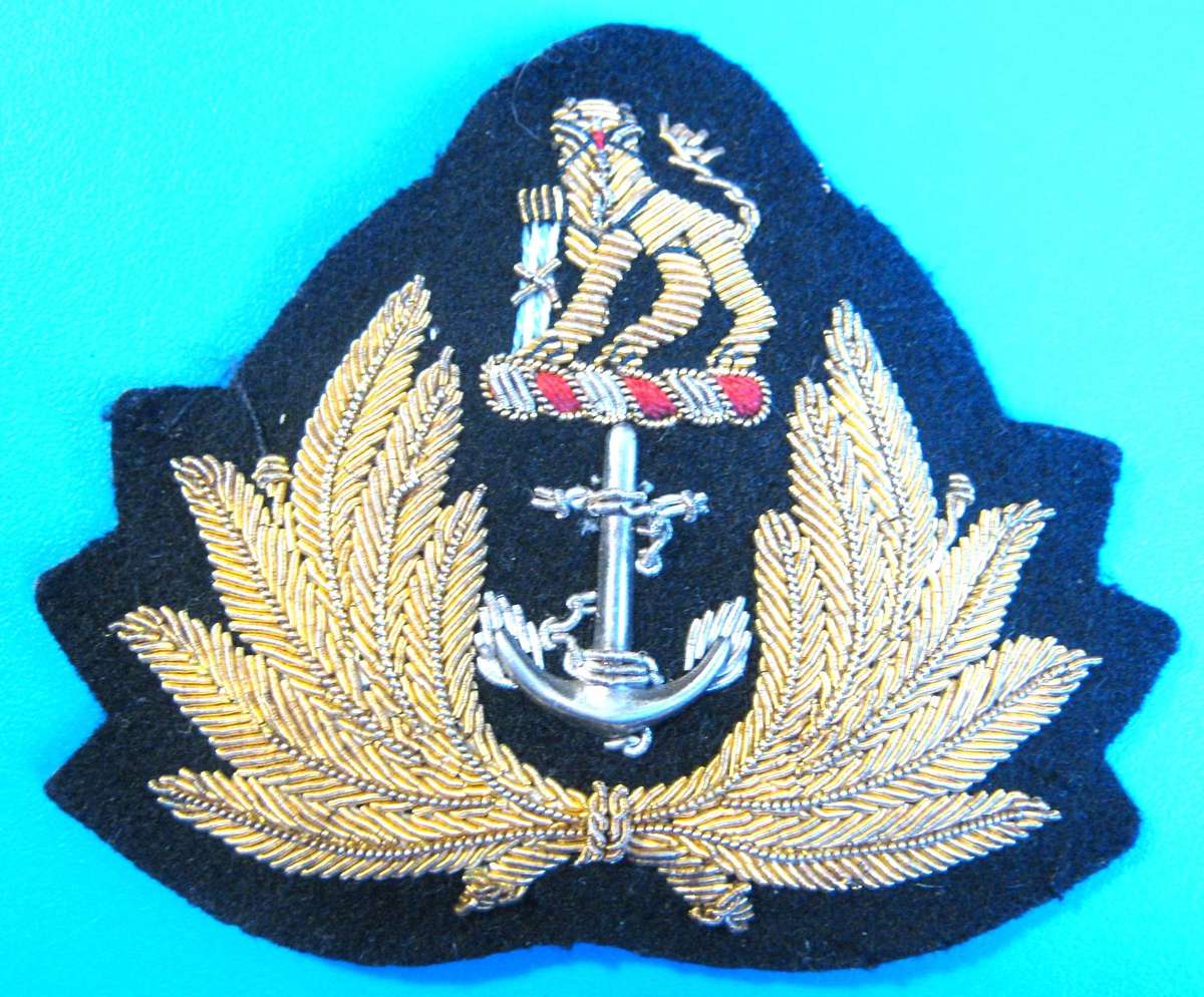 OLD S.A. NAVY OFFICERS CAP BADGE IN UNUSED CONDITION