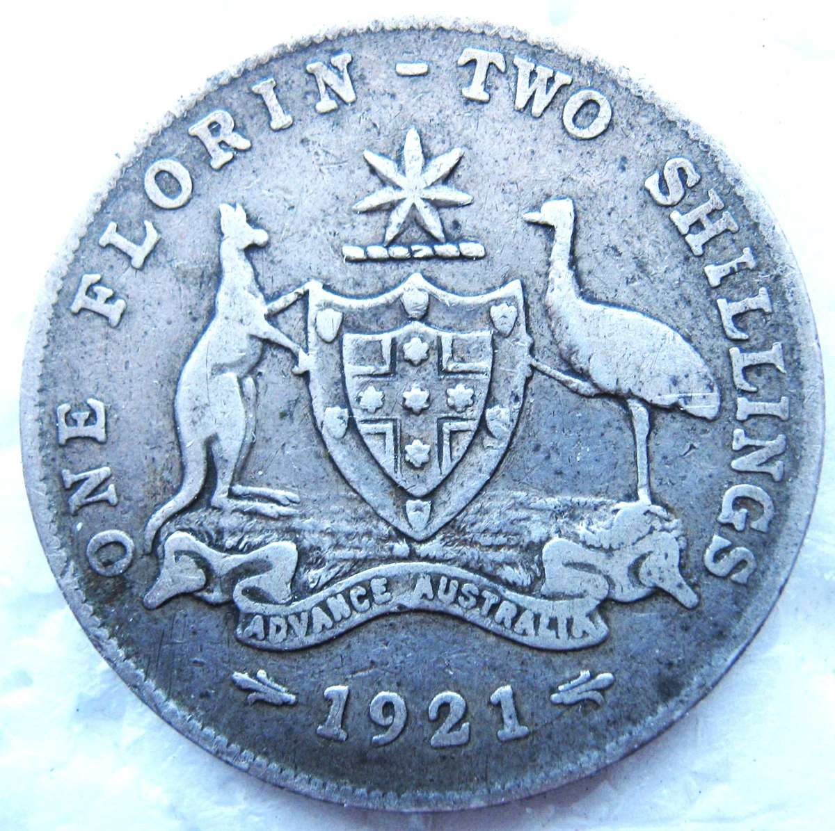 1921 SILVER AUSTRALIA FLORIN/TWO SHILLINGS 11GM IN CIRCULATED CONDITION