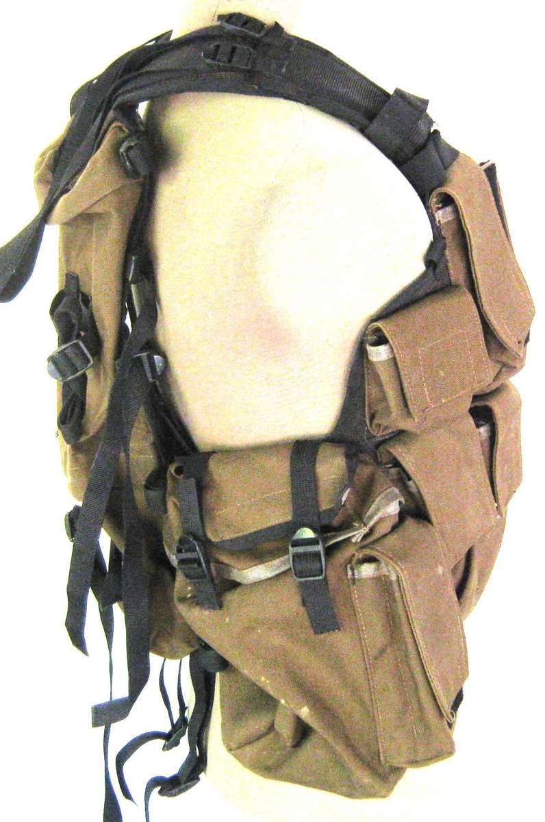 SADF 83 PATTERN BATTLE JACKET IN HARDLY USED CONDITION WITH ALL CLIPS AND STRAPS