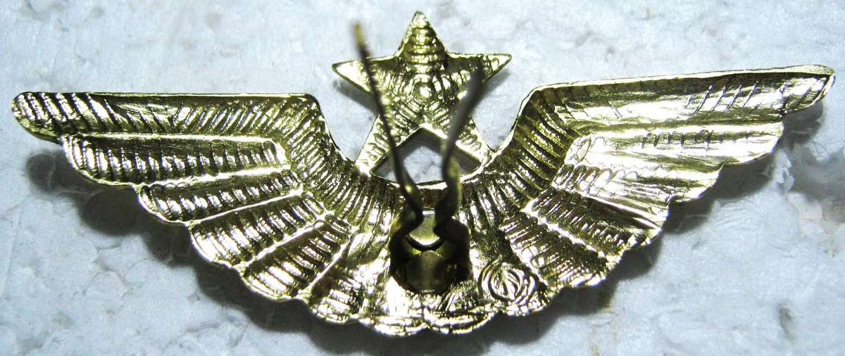 SOVIET USSR AIR FORCE CAP BADGE WITH PINS 7 X 3 CM IN VERY GOOD USED CONDITION