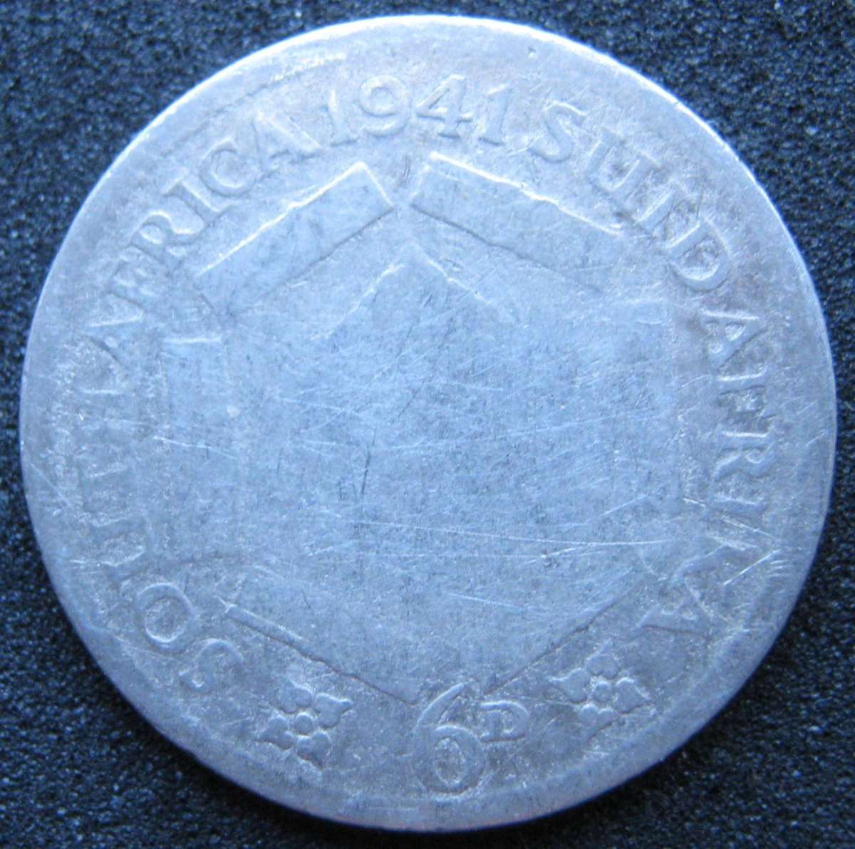 1941 S.A. SIX PENCE IN A  CIRCULATED CONDITION 3 GRAMS 80% SILVER