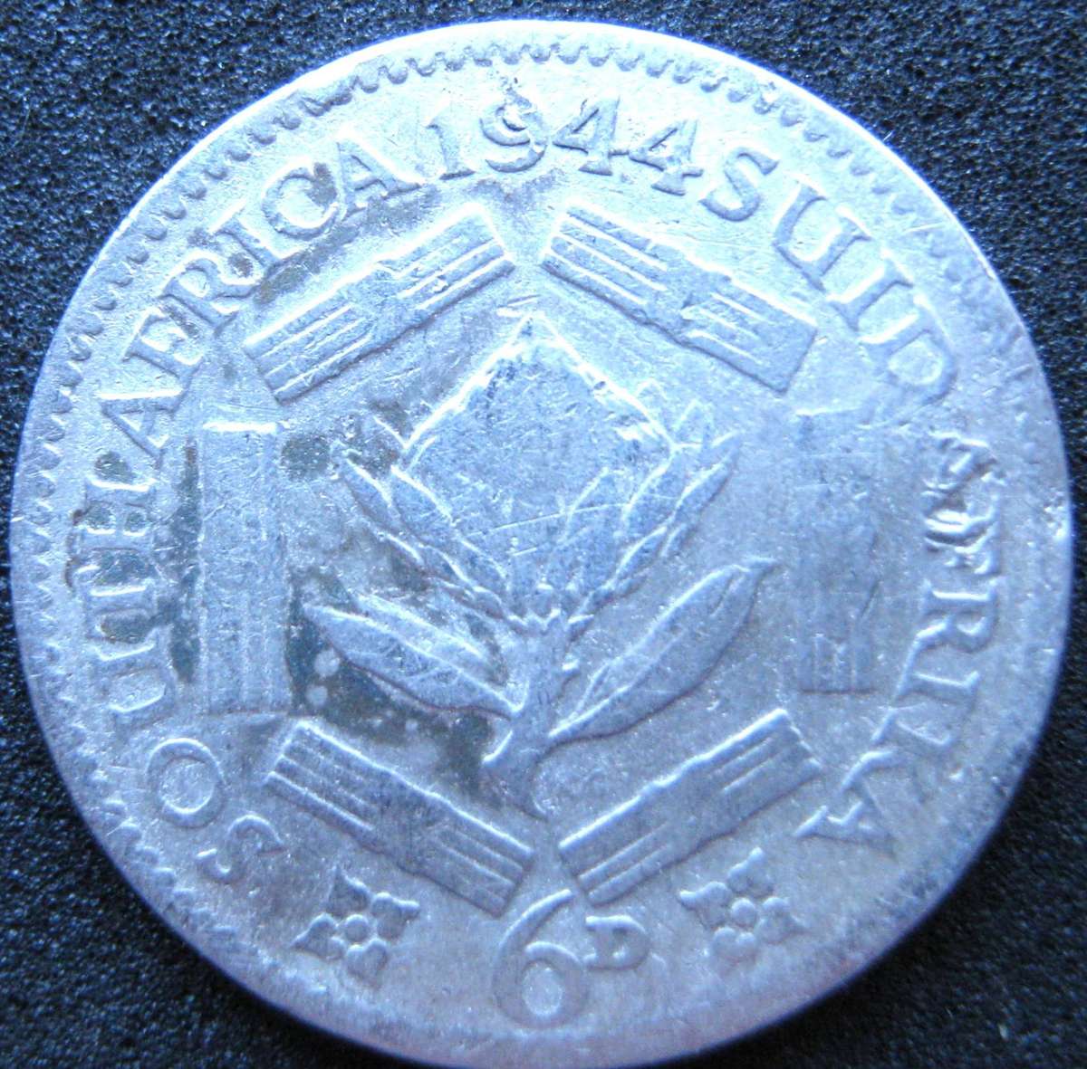 1944 S.A. SIXPENCE IN A  CIRCULATED CONDITION 3 GRAMS 80% SILVER