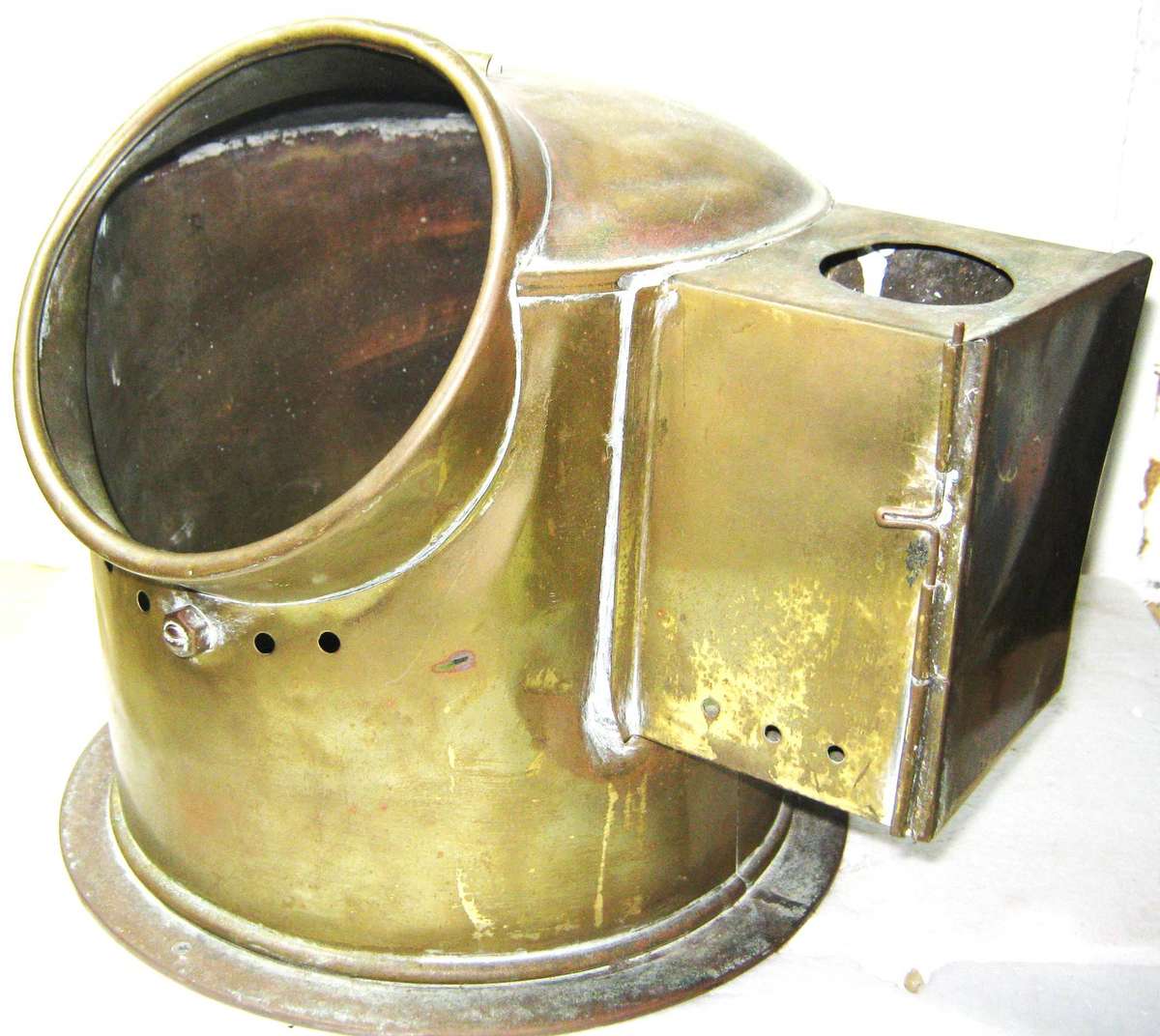 OLD SHIPS BRASS BINNACLE WITH NO GLASS OR COMPASS 22 CM HIGH