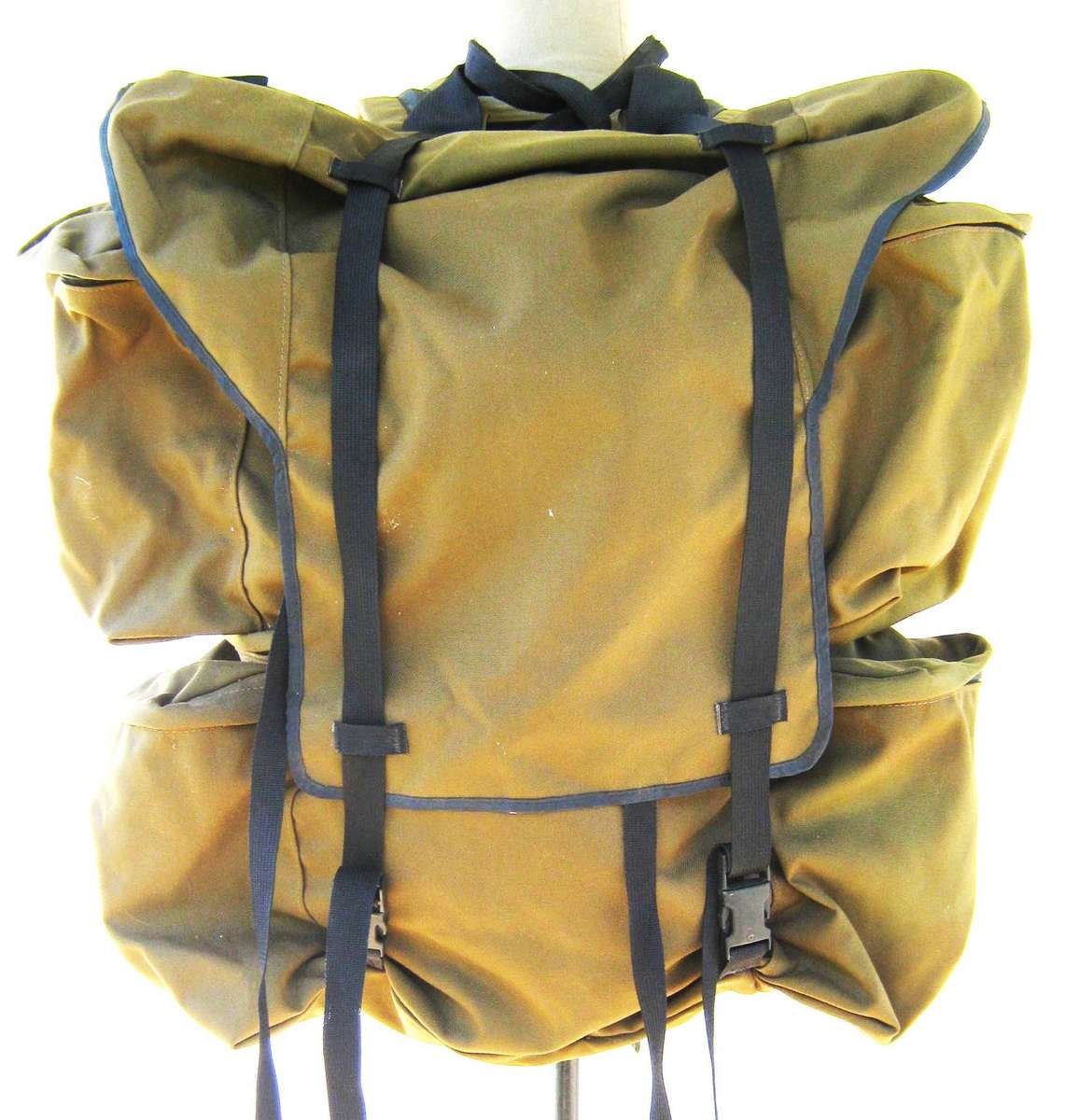 SADF 83 PATTERN RUCKSACK NO H FRAME OTHERWISE ALL ZIPS AND STRAPS IN TACT  IN UNUSED CONDITION