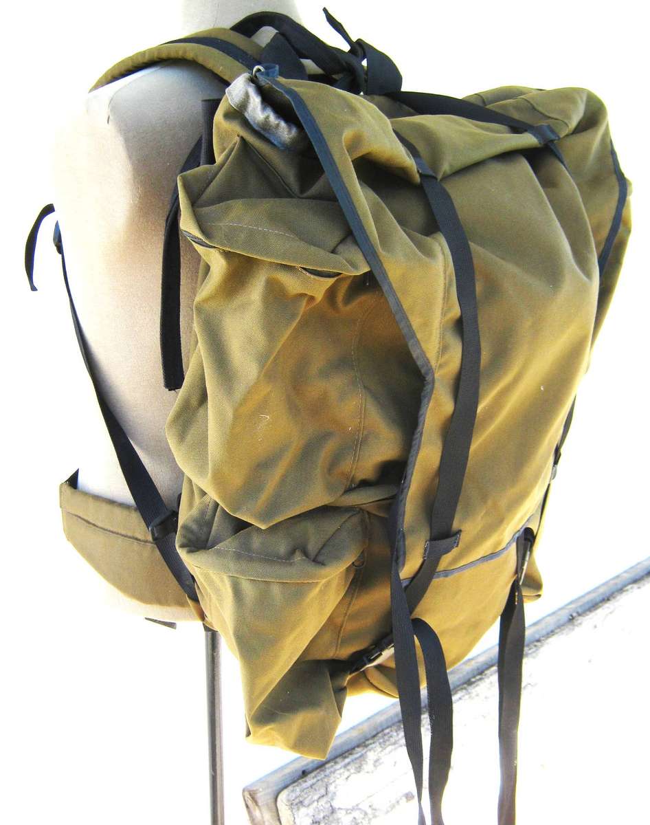 SADF 83 PATTERN RUCKSACK NO H FRAME OTHERWISE ALL ZIPS AND STRAPS IN TACT  IN UNUSED CONDITION