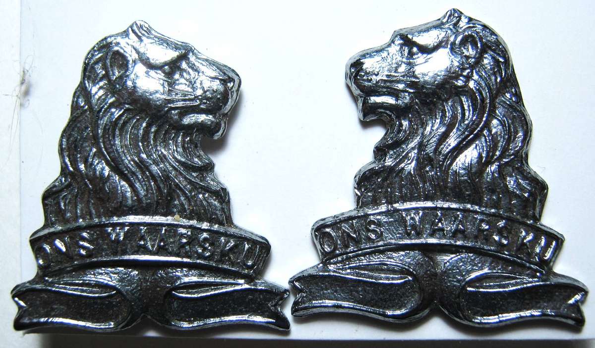 SADF REGIMENT DE LA REY CHROME COLLAR BADGES WITH PINS IN VERY GOOD CONDITION