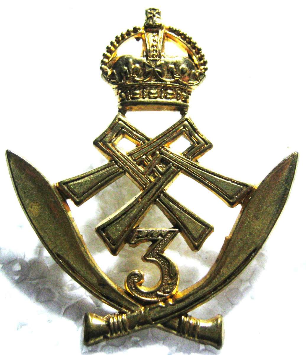 3rd GURKHA RIFLES GILT CAP BADGE WITH LUGS IN VERY GOOD CONDITION