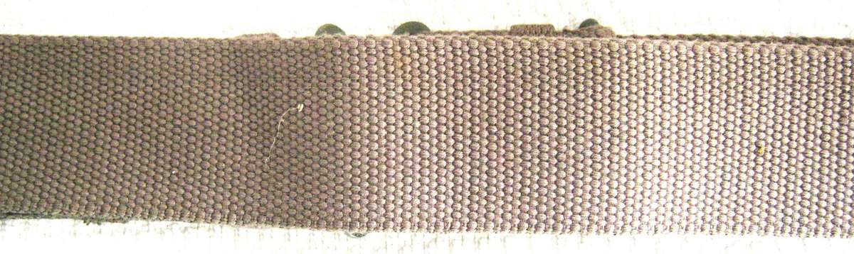 ARMY LATER ISSUE WEB BELT IN ALMOST UNUSED CONDITION CAN GO TO 115 CM