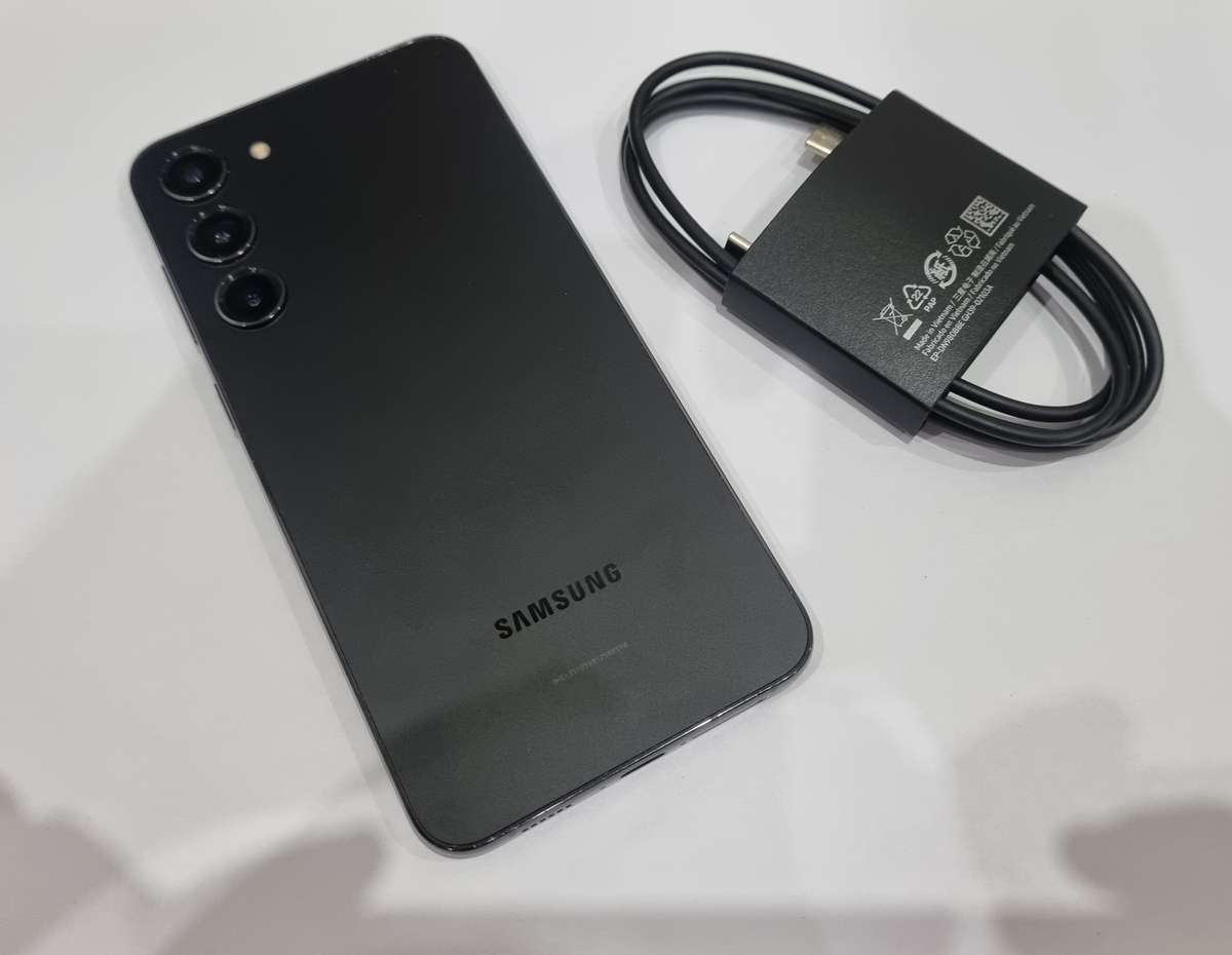 Samsung S23 PLUS. 256gb. Excellent condition.