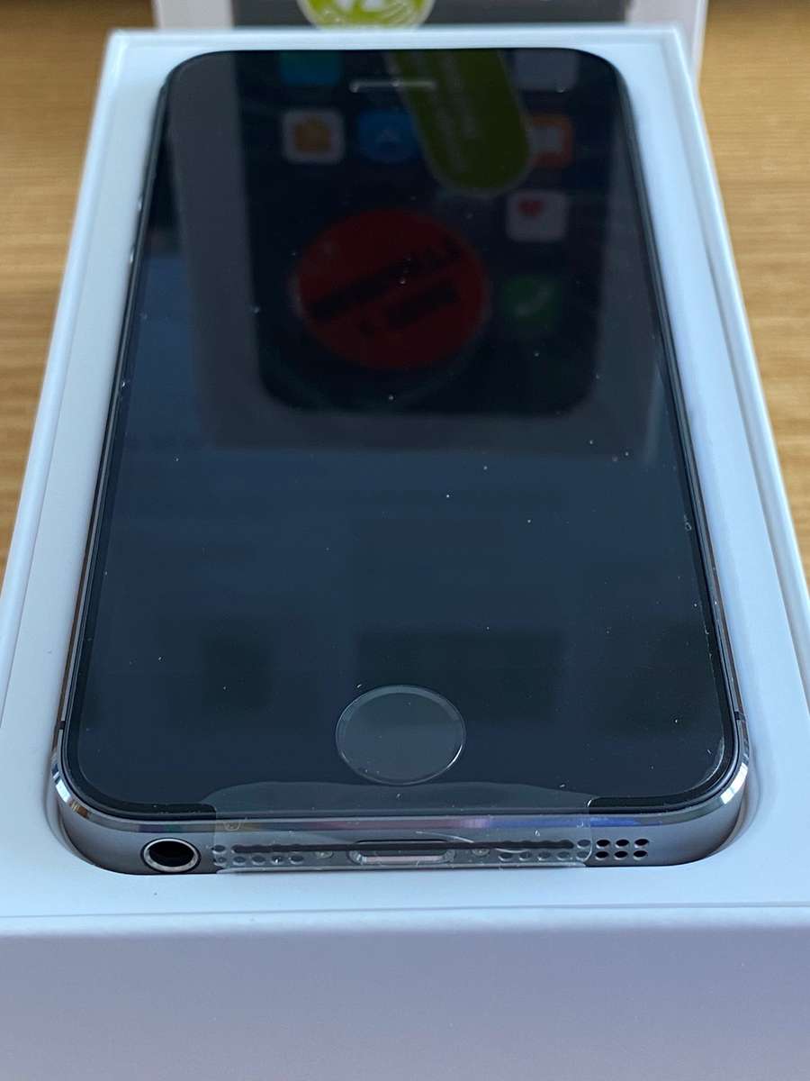 iPhone 5s 16GB Mobile Phone, Brand New in Original Box, Never Used