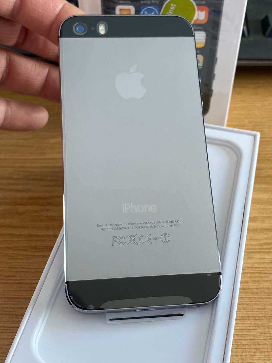 iPhone 5s 16GB Mobile Phone, Brand New in Original Box, Never Used