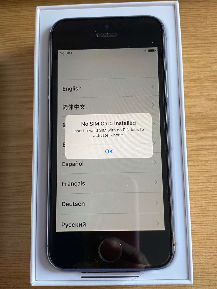 iPhone 5s 16GB Mobile Phone, Brand New in Original Box, Never Used