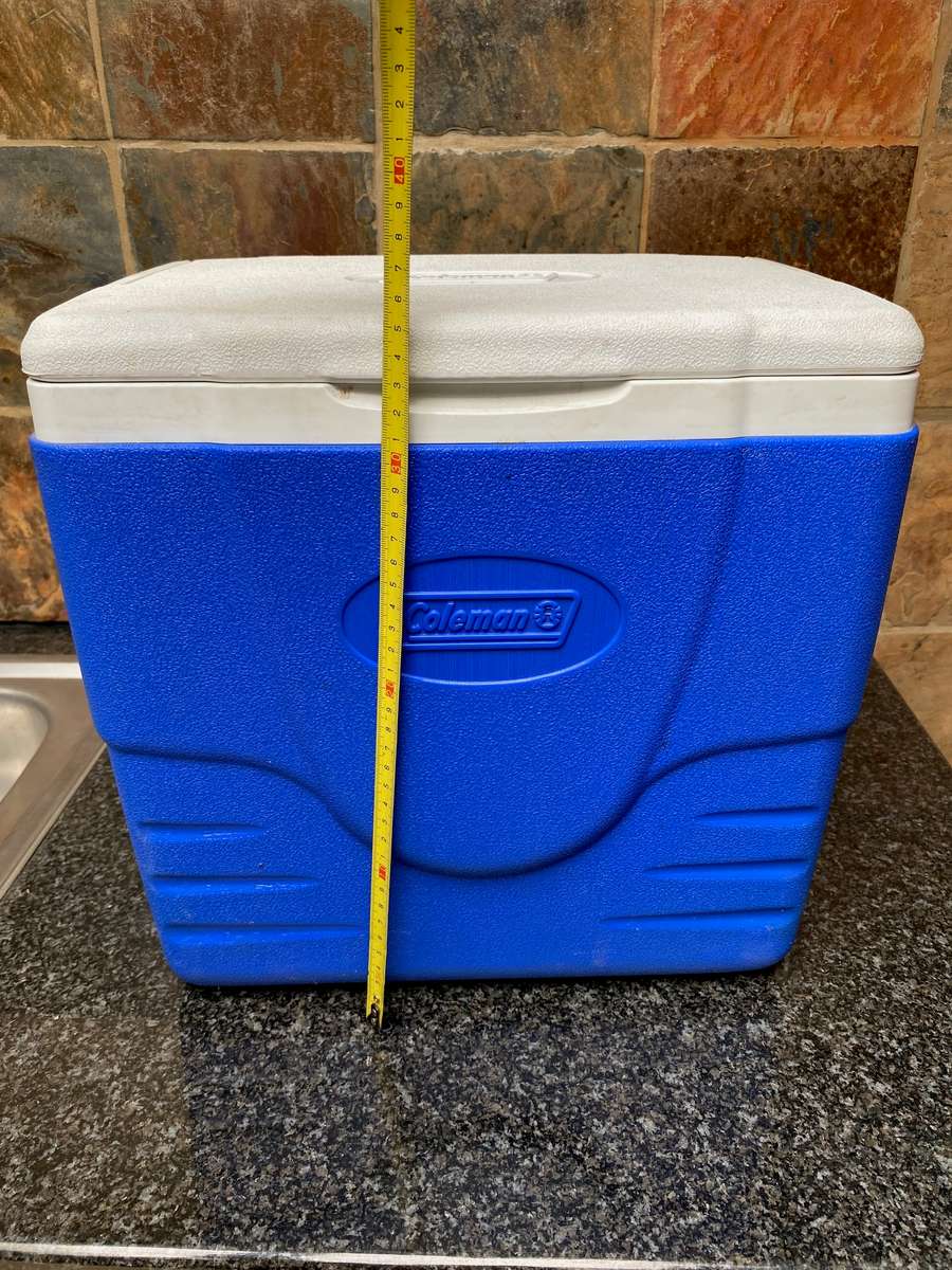 COLEMAN Combo blue (3 pieces) made in USA, vintage:Coolbox  6215/6216 16 Quart + 2  drink container