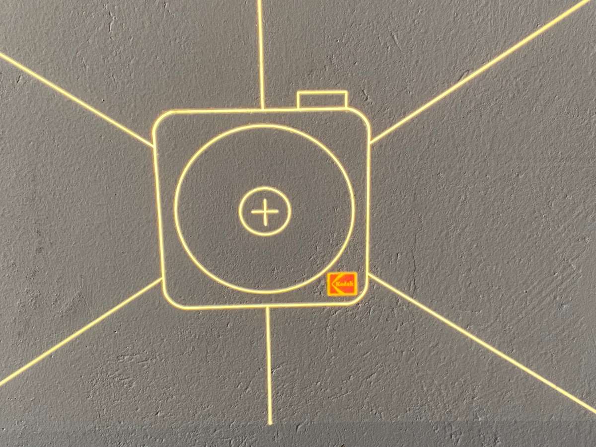 KODAK Slide Projector  S-AV 2030 with Kodak Retinar Vario Zoom Lens 70-120mm (LOT 2)