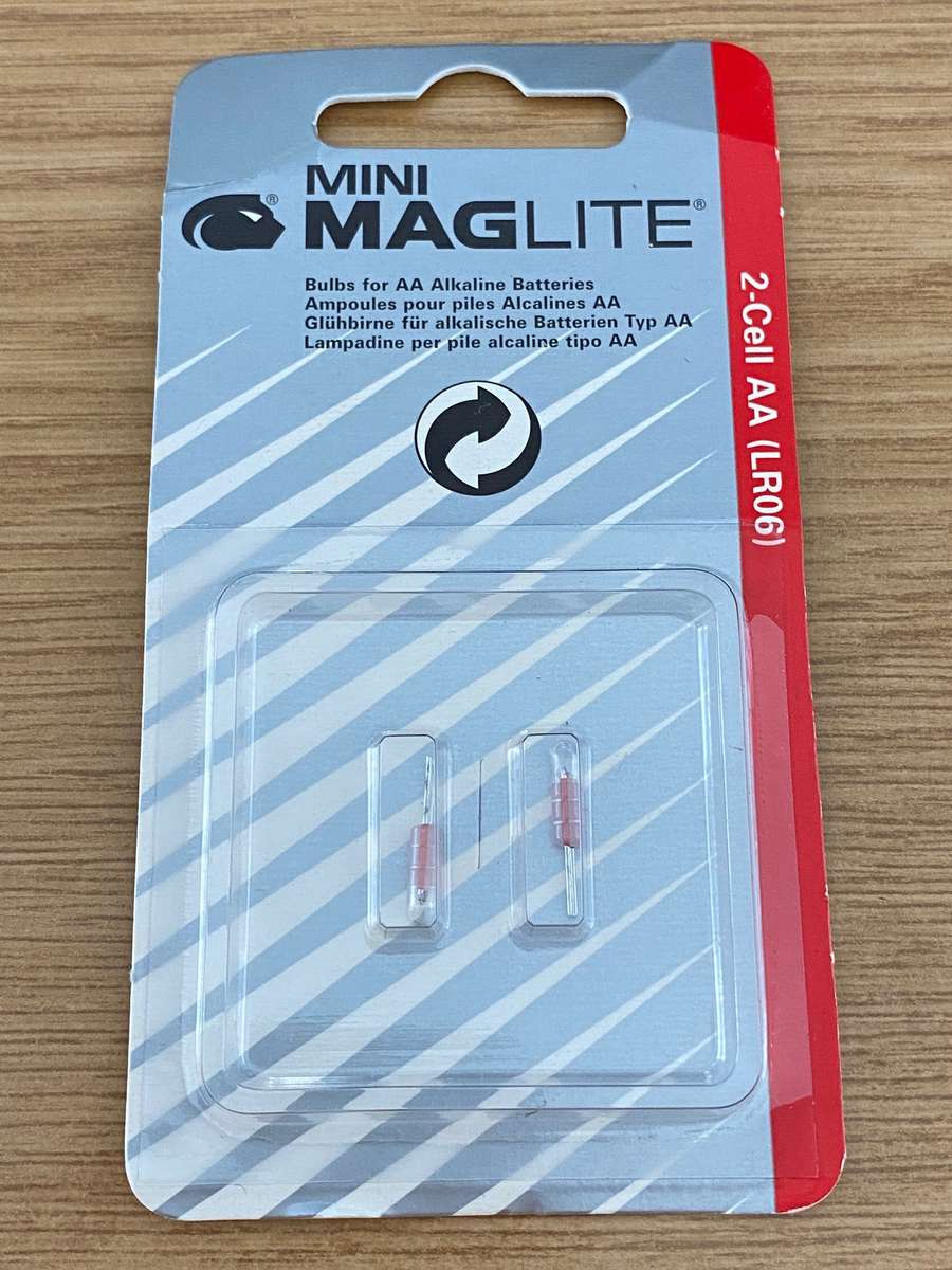 Mini Maglite Bulbs for 2-cell AA torch ,original spare bulb, package is still sealed