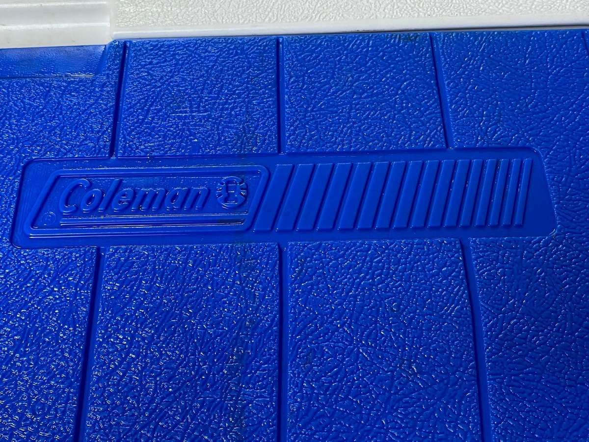 Big Coleman cooler box 48Qt blue white #5286B,5296,5248,made in USA,rare,very good cond. 36x35x66cm