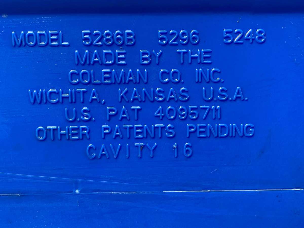 Big Coleman cooler box 48Qt blue white #5286B,5296,5248,made in USA,rare,very good cond. 36x35x66cm
