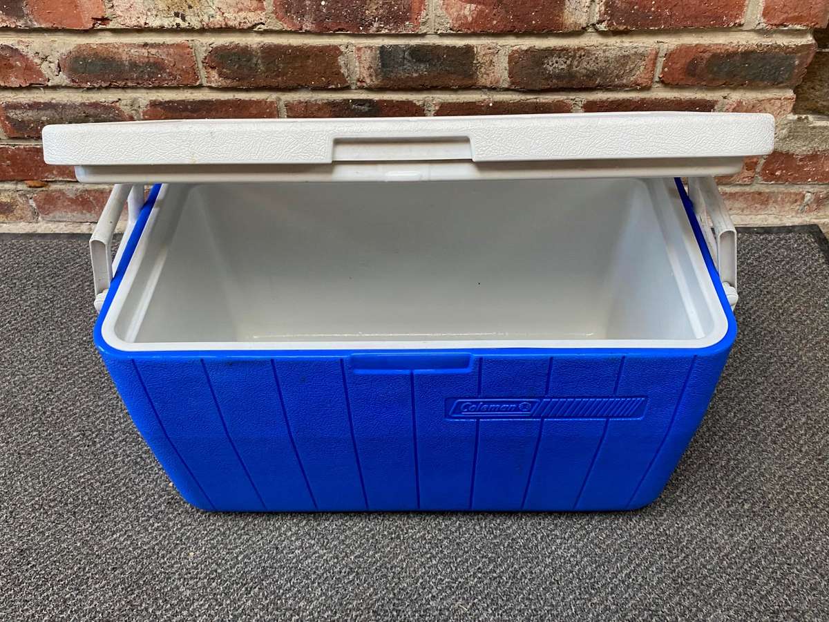 Big Coleman cooler box 48Qt blue white #5286B,5296,5248,made in USA,rare,very good cond. 36x35x66cm