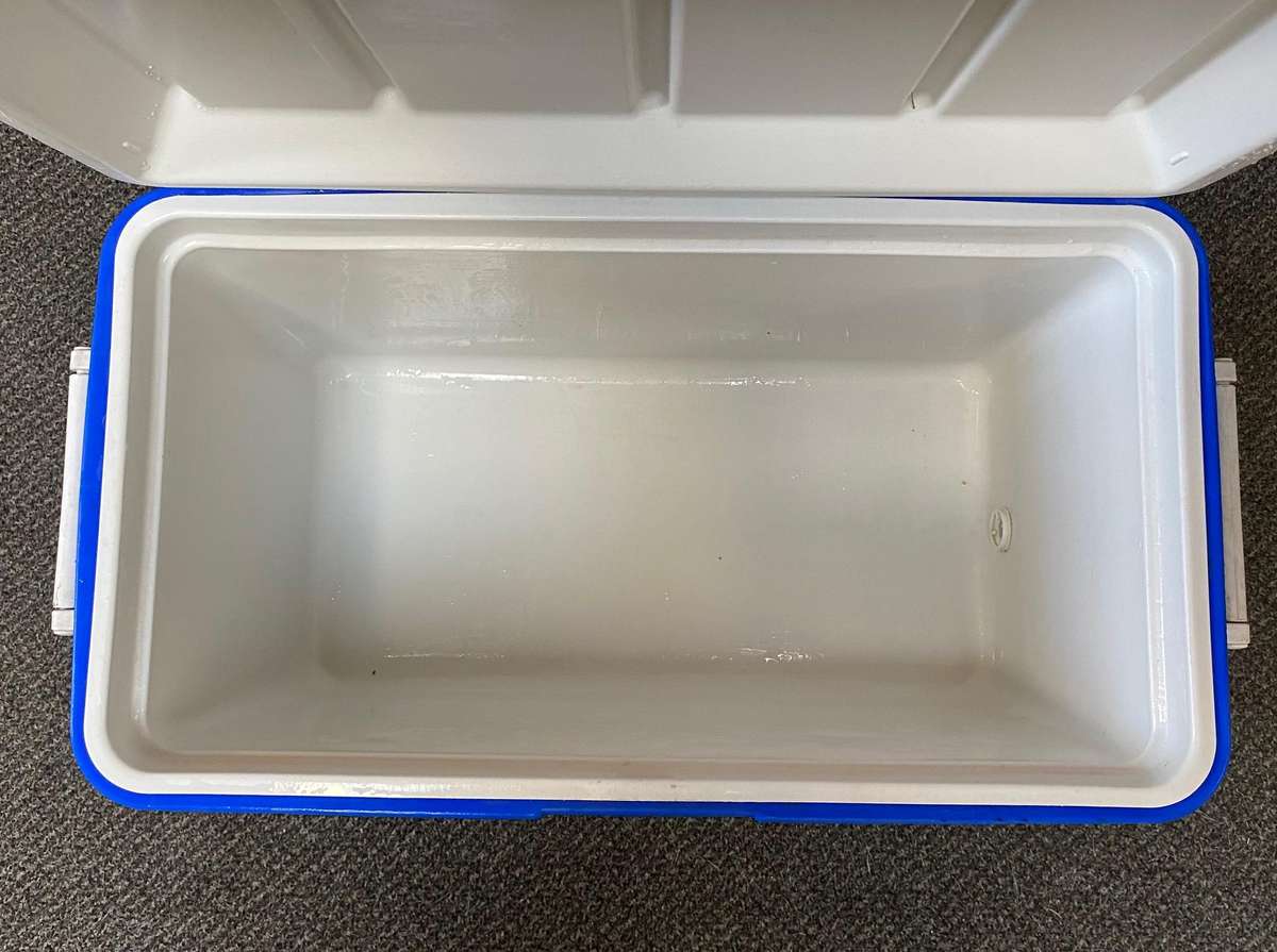 Big Coleman cooler box 48Qt blue white #5286B,5296,5248,made in USA,rare,very good cond. 36x35x66cm