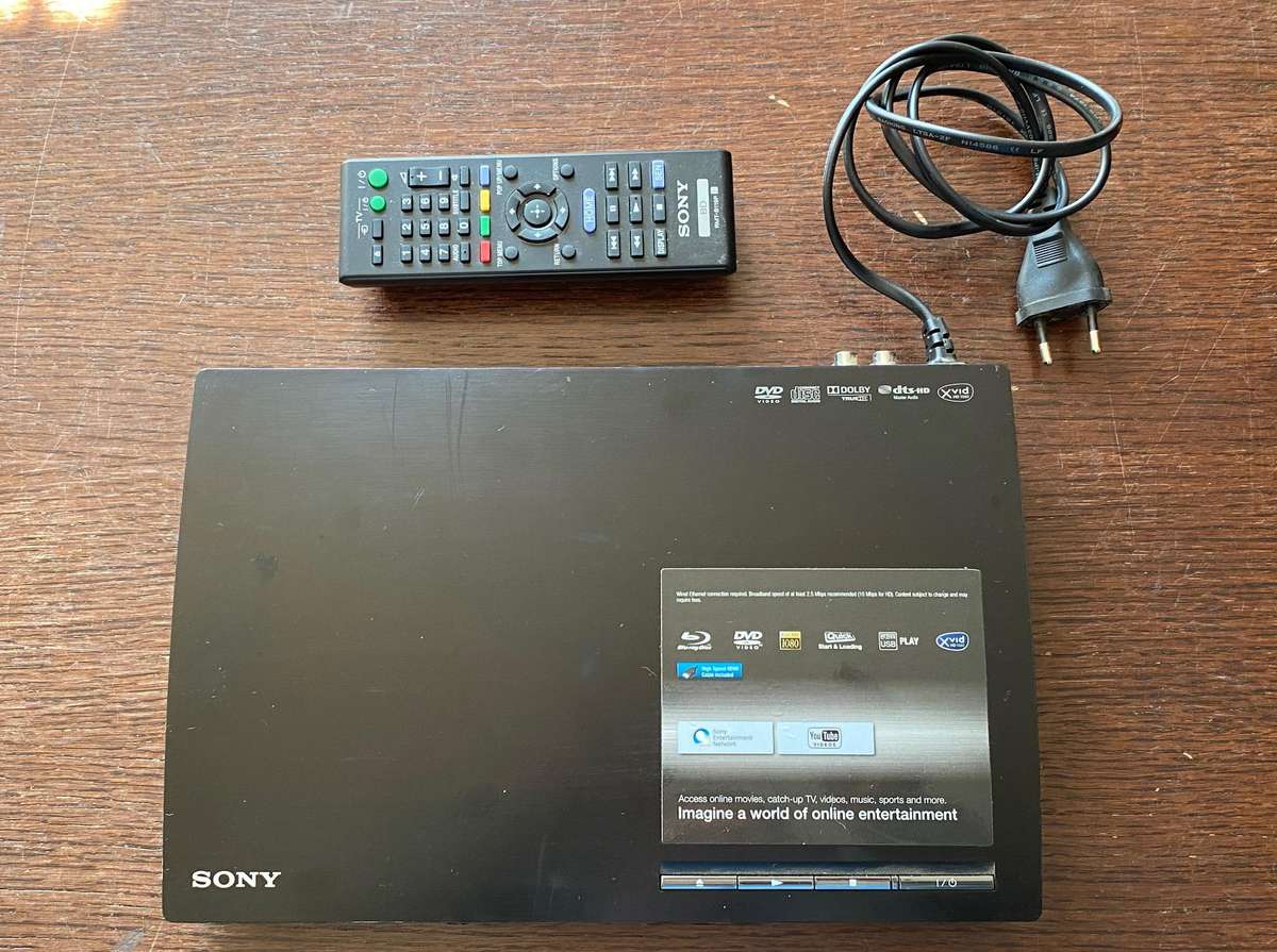 Sony BDP-S190 is a Blu-ray Disc player, in working condition