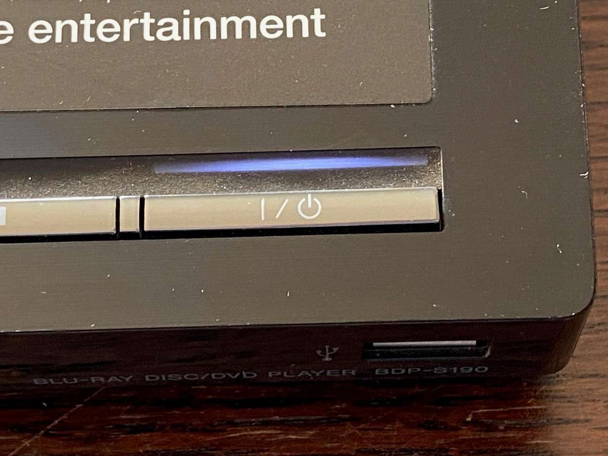 Sony BDP-S190 is a Blu-ray Disc player, in working condition