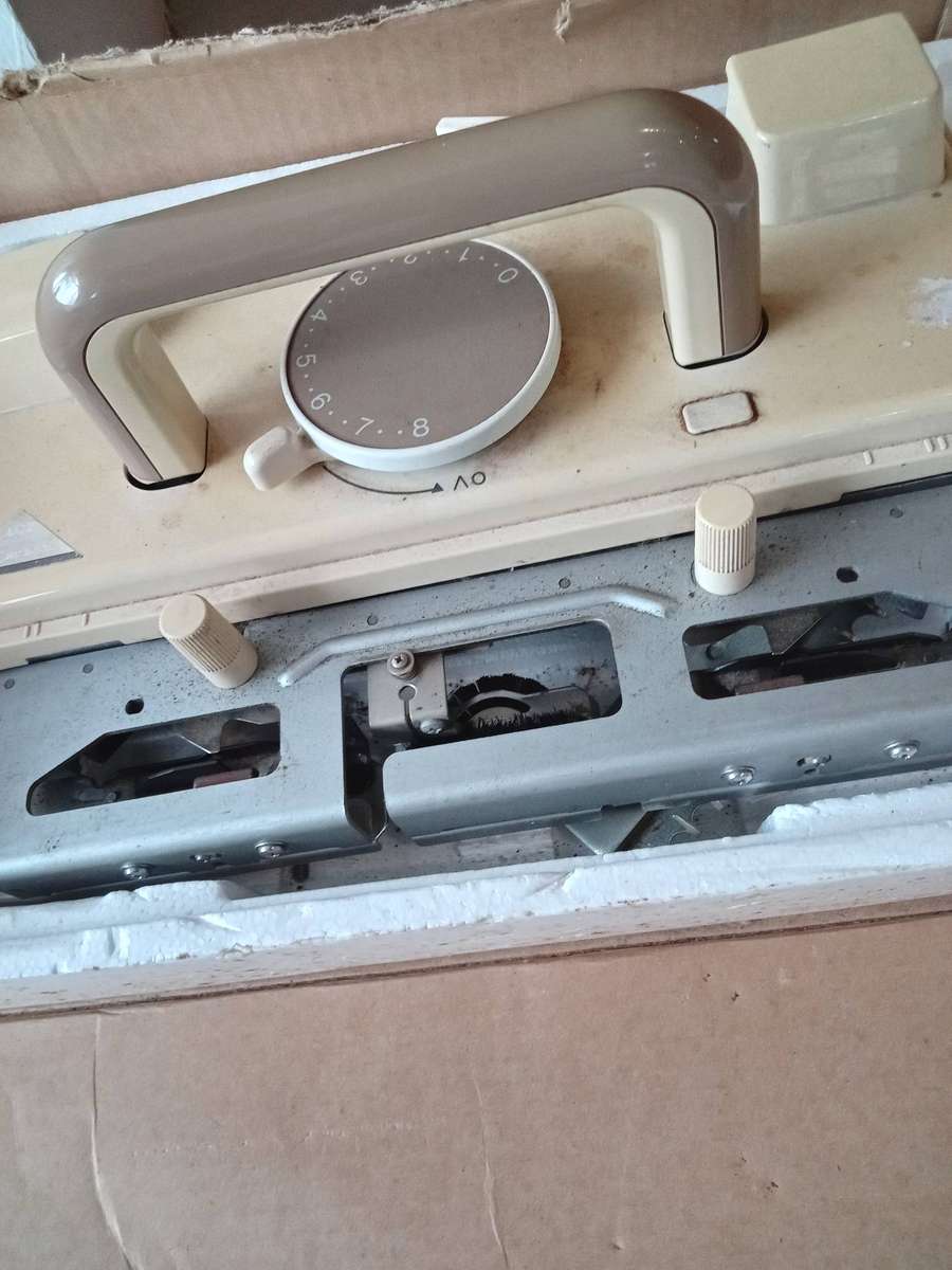 EMPISAL KNITTING MACHINE