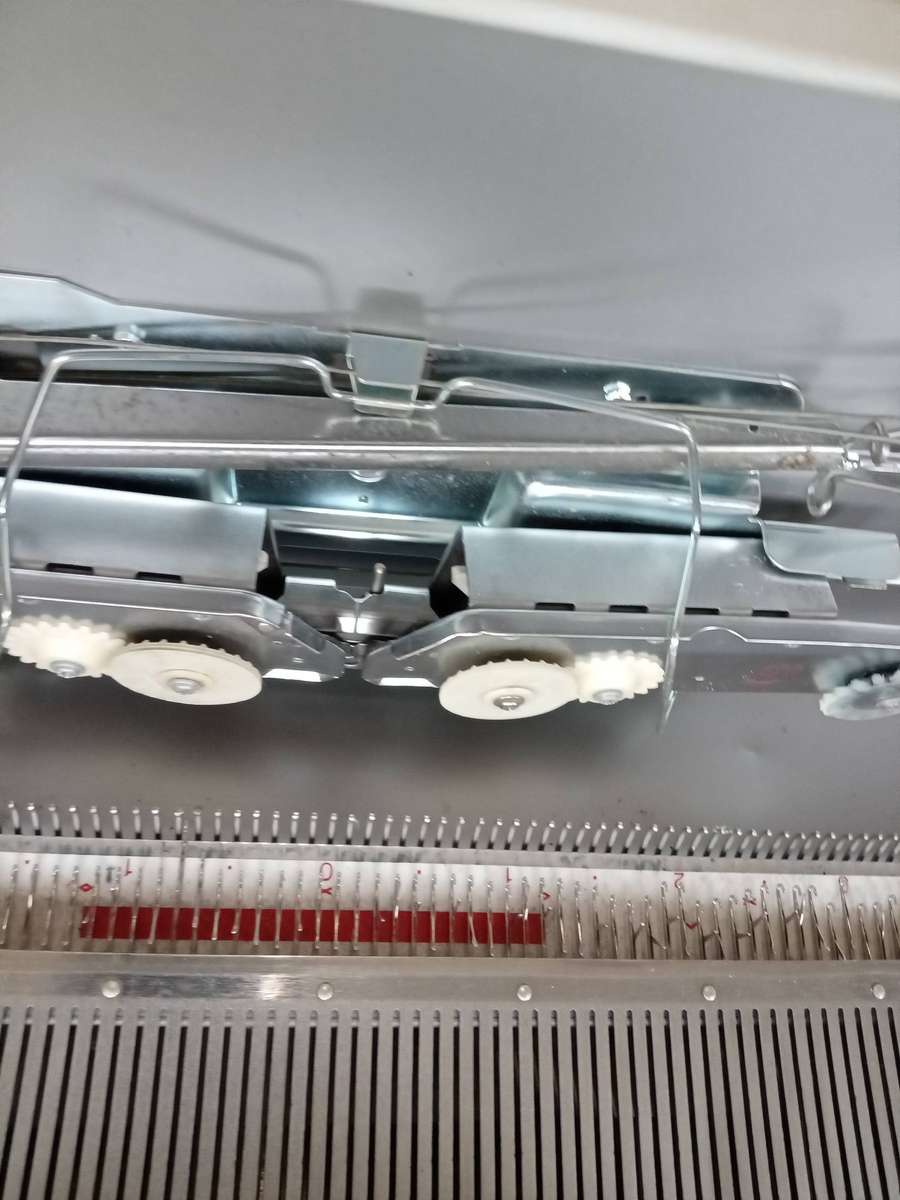 EMPISAL KNITTING MACHINE