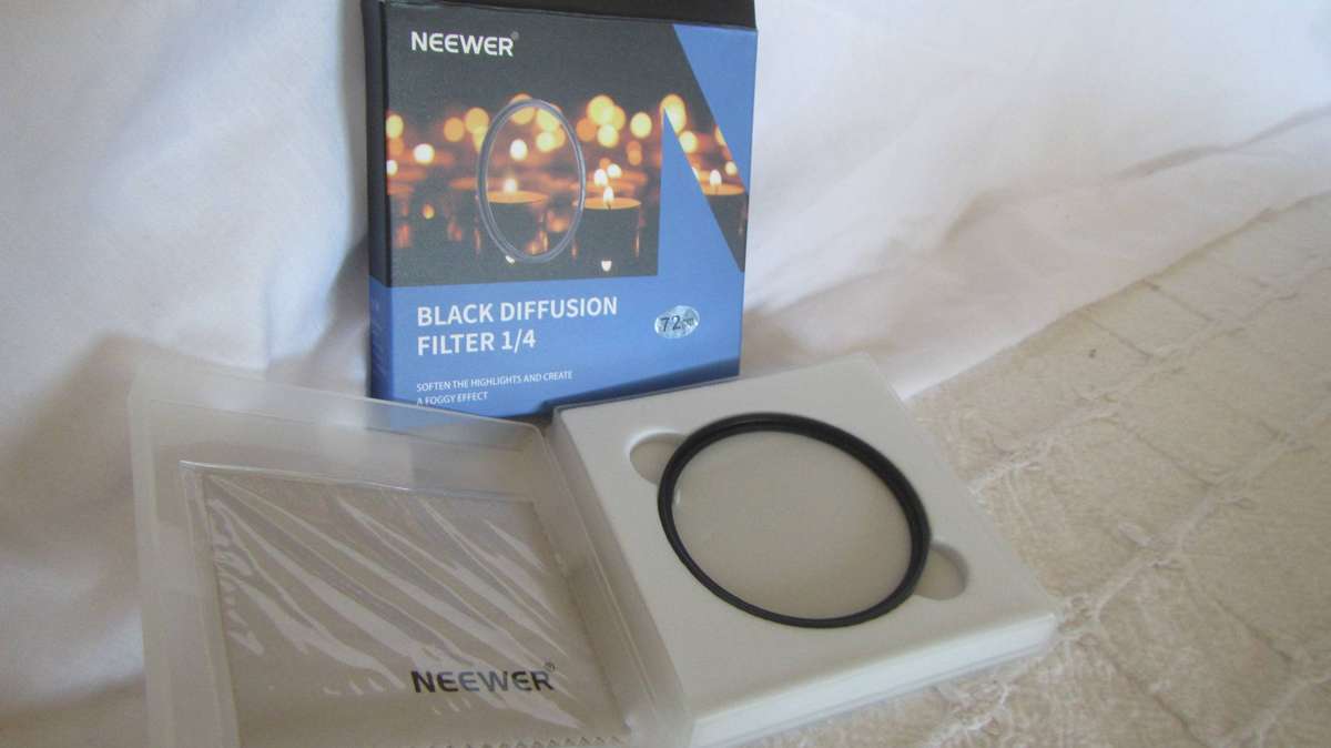 Neewer Black diffusion Filter 1/4  72mm (72mm Black Diffusion 1/4  Cinematic Video Filter)