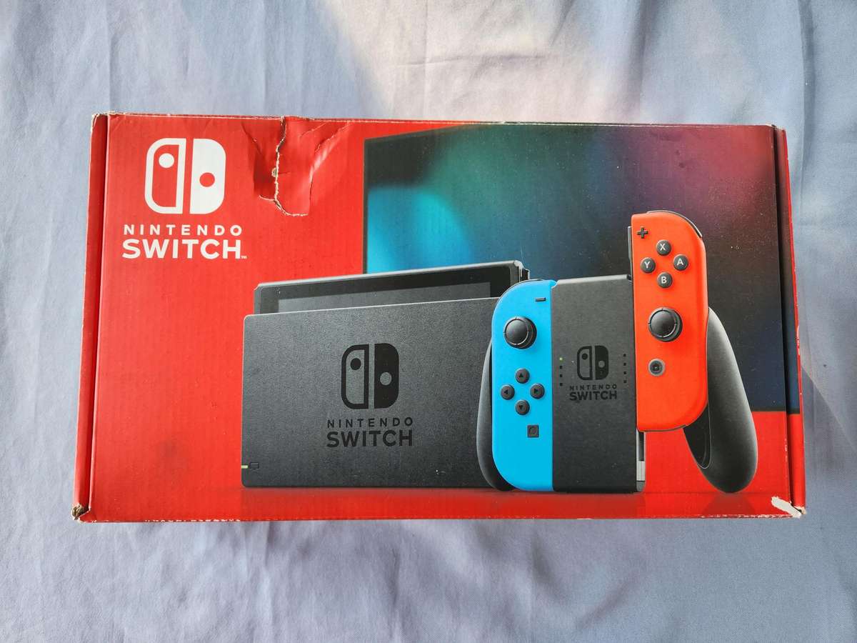 Nintendo Switch v2 Neon Blue/Neon Red - Excellent condition - Warranty + Pokemon Shield